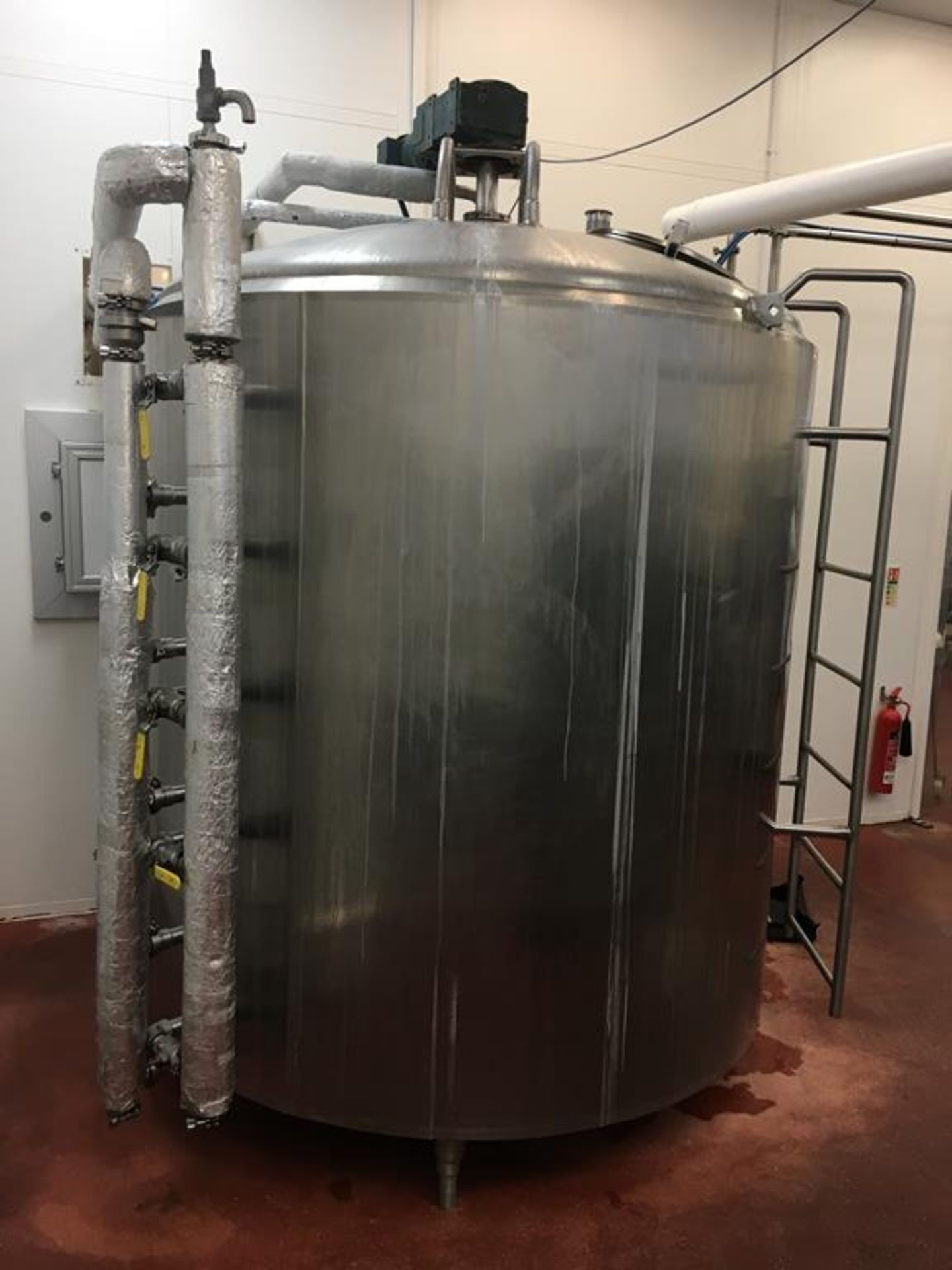 SS 7500 ltr Jacketed proidcut tank with Top agitator. - Image 4 of 5