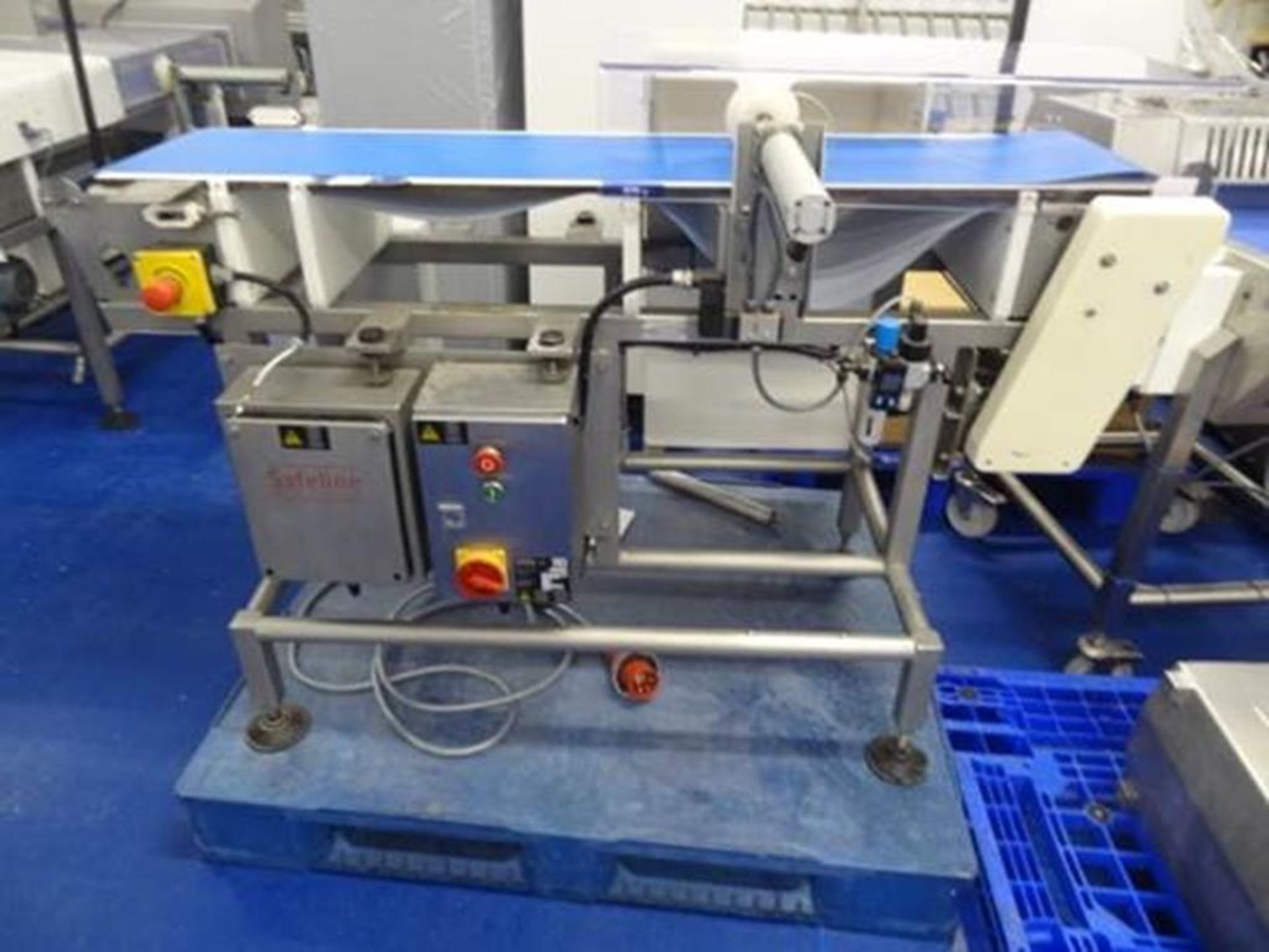 Mettler Toledo Take off conveyor from Safeline Metl Detector only with compressed air rject ram - Image 2 of 4