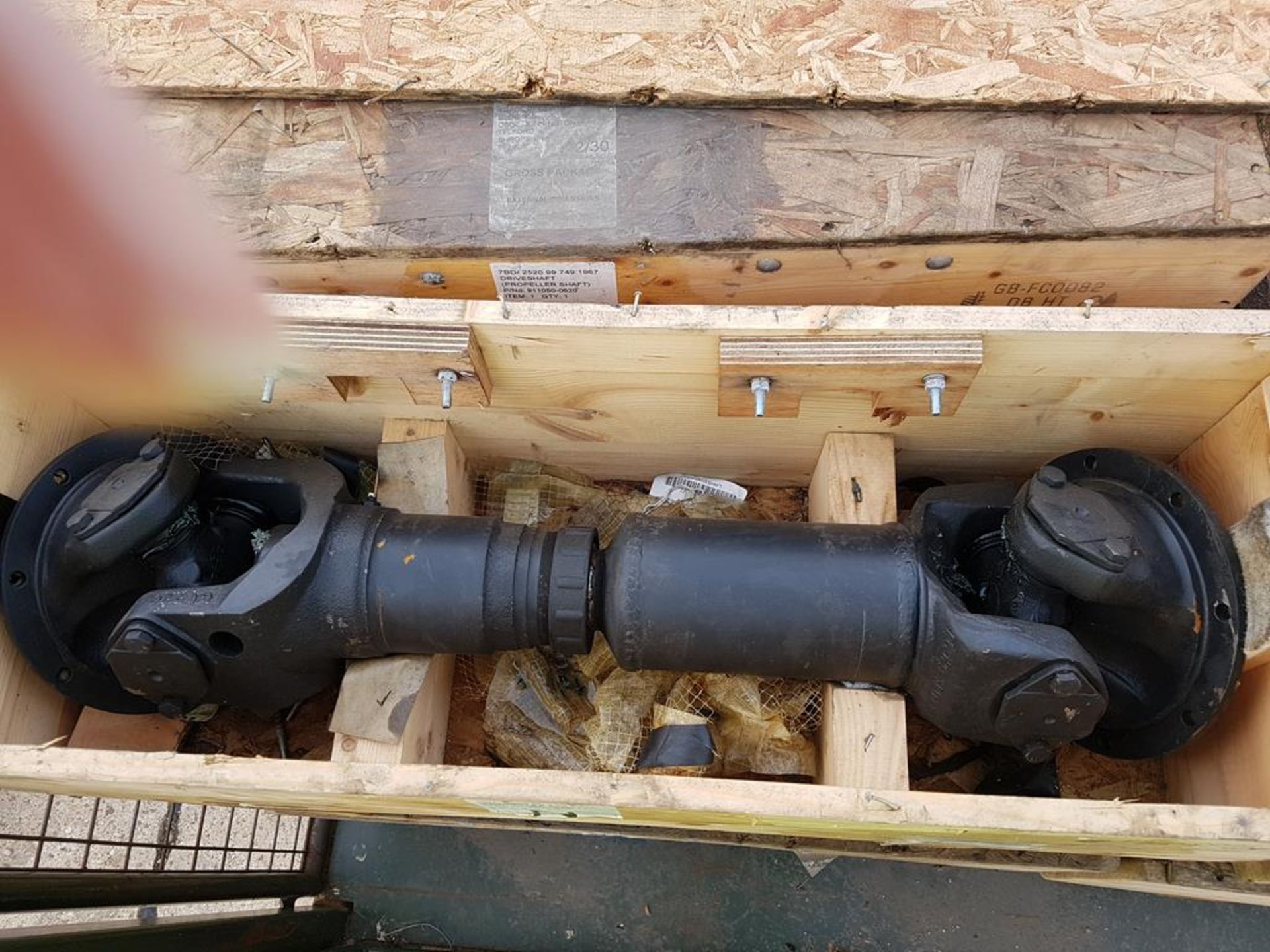 Spicer 1710 Drive Shaft in crate - Image 5 of 10