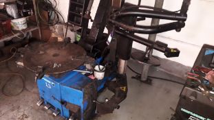 Hofmann Monty 3300 Tyre Changer, 2011 (requires disconnection by a qualified electrician)