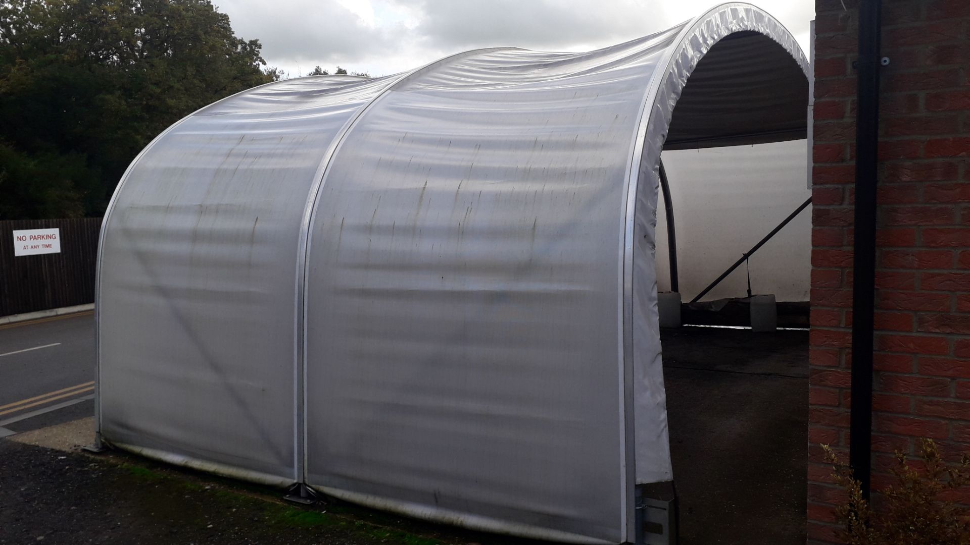 Free Standing Curved Carport, Approximately 6m x 3m - Image 5 of 6