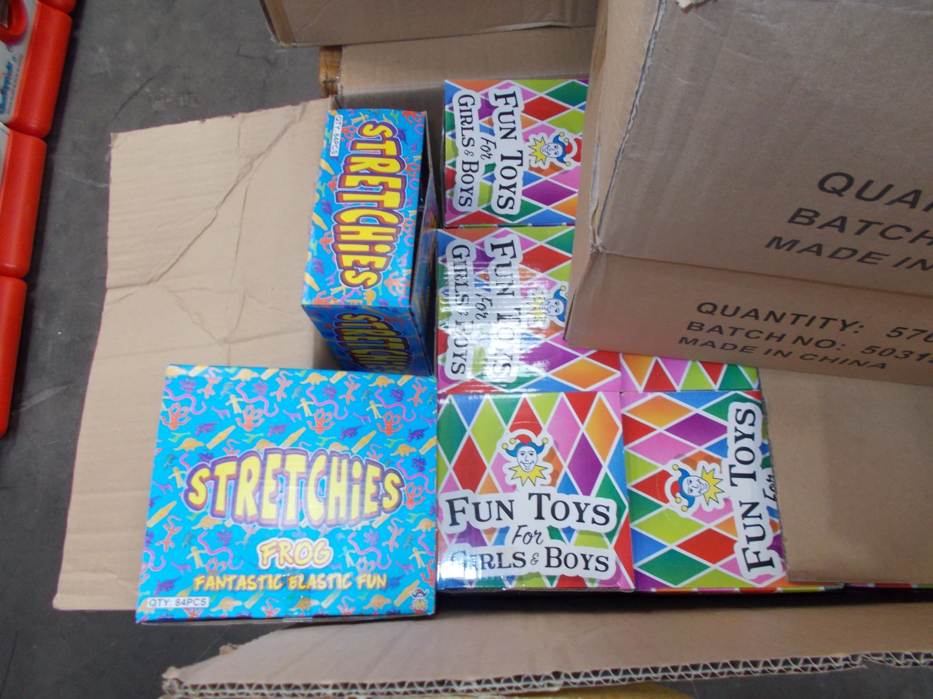 Approximately 25 x boxes of children’s toys / games  to pallet, to include: Bird gliders, Jungle - Image 3 of 4