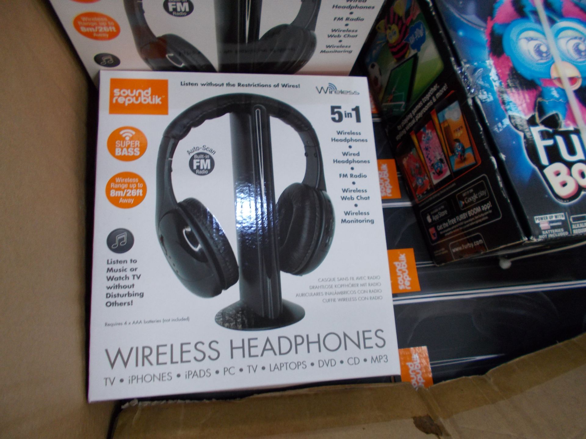 7 x Boxes of assorted electronics equipment, to include: Sound Republik wireless headphones, - Image 2 of 5