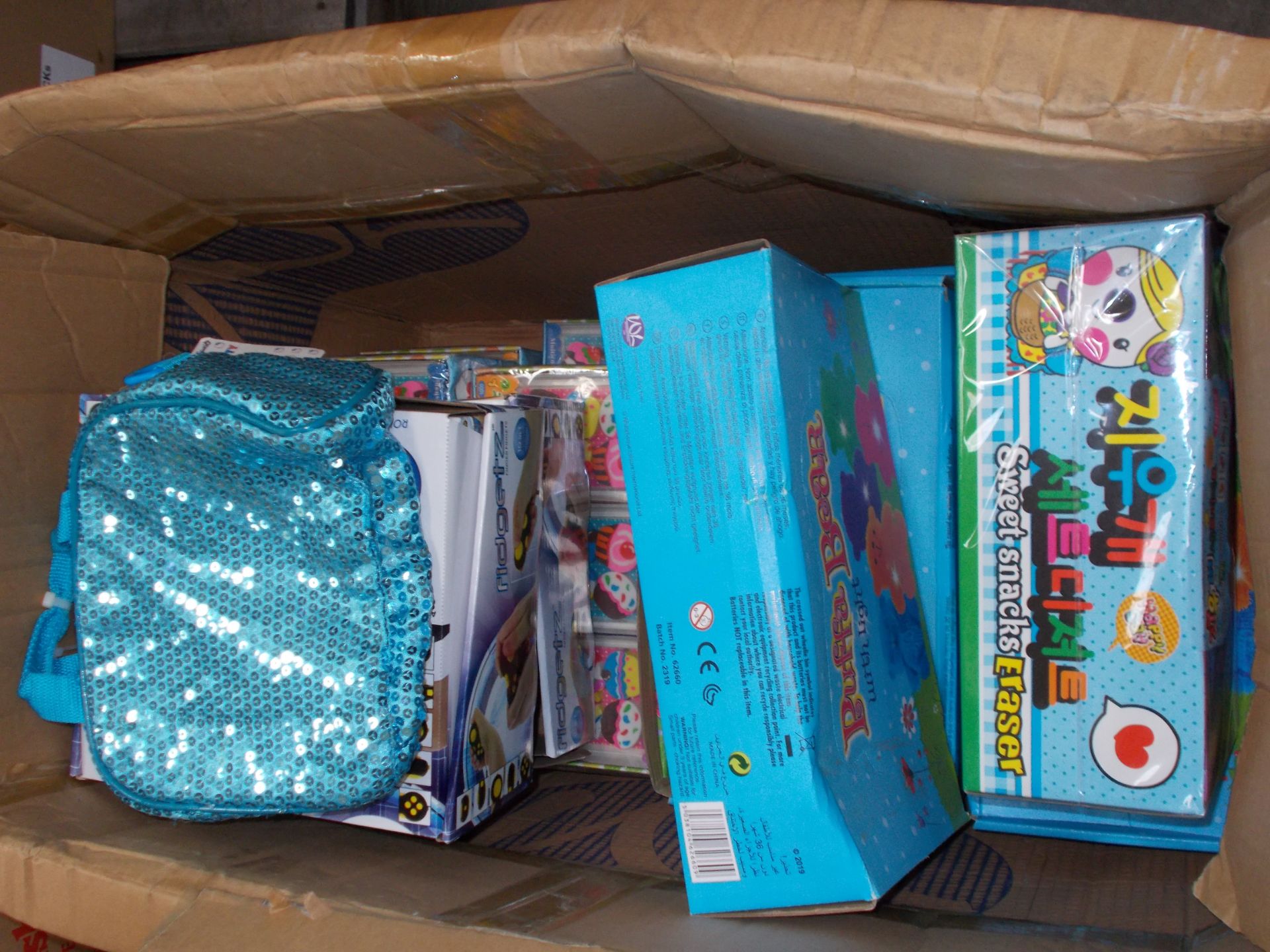 Assortment of children’s toys / games, to 5 x boxes, to include: Finger Fidgets, Glow bracelets, - Image 2 of 4