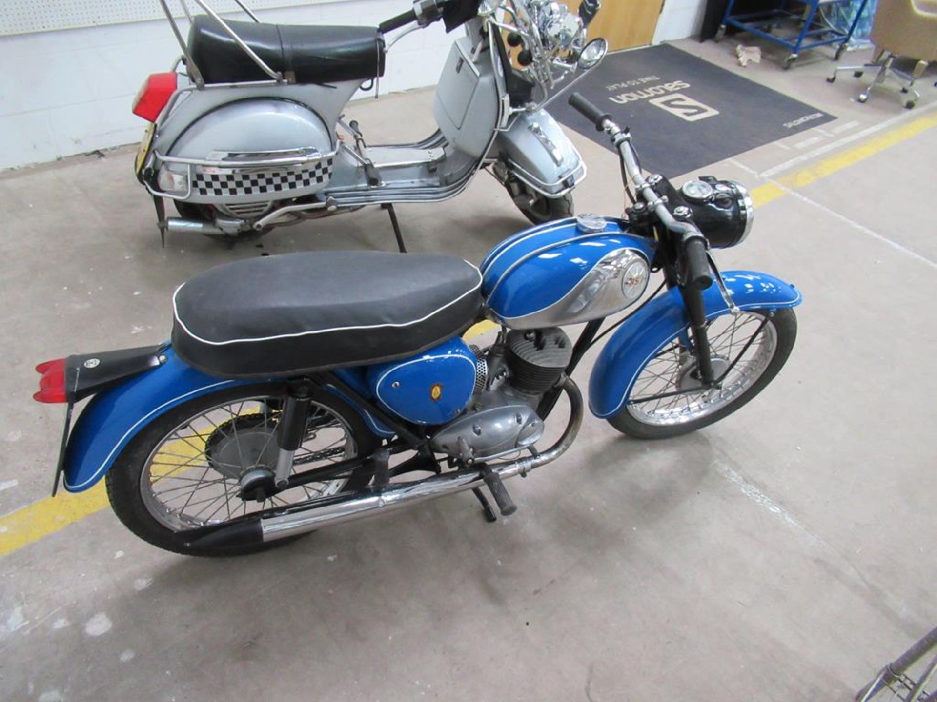 A BSA Bantam D7 Motorcycle - Image 6 of 9