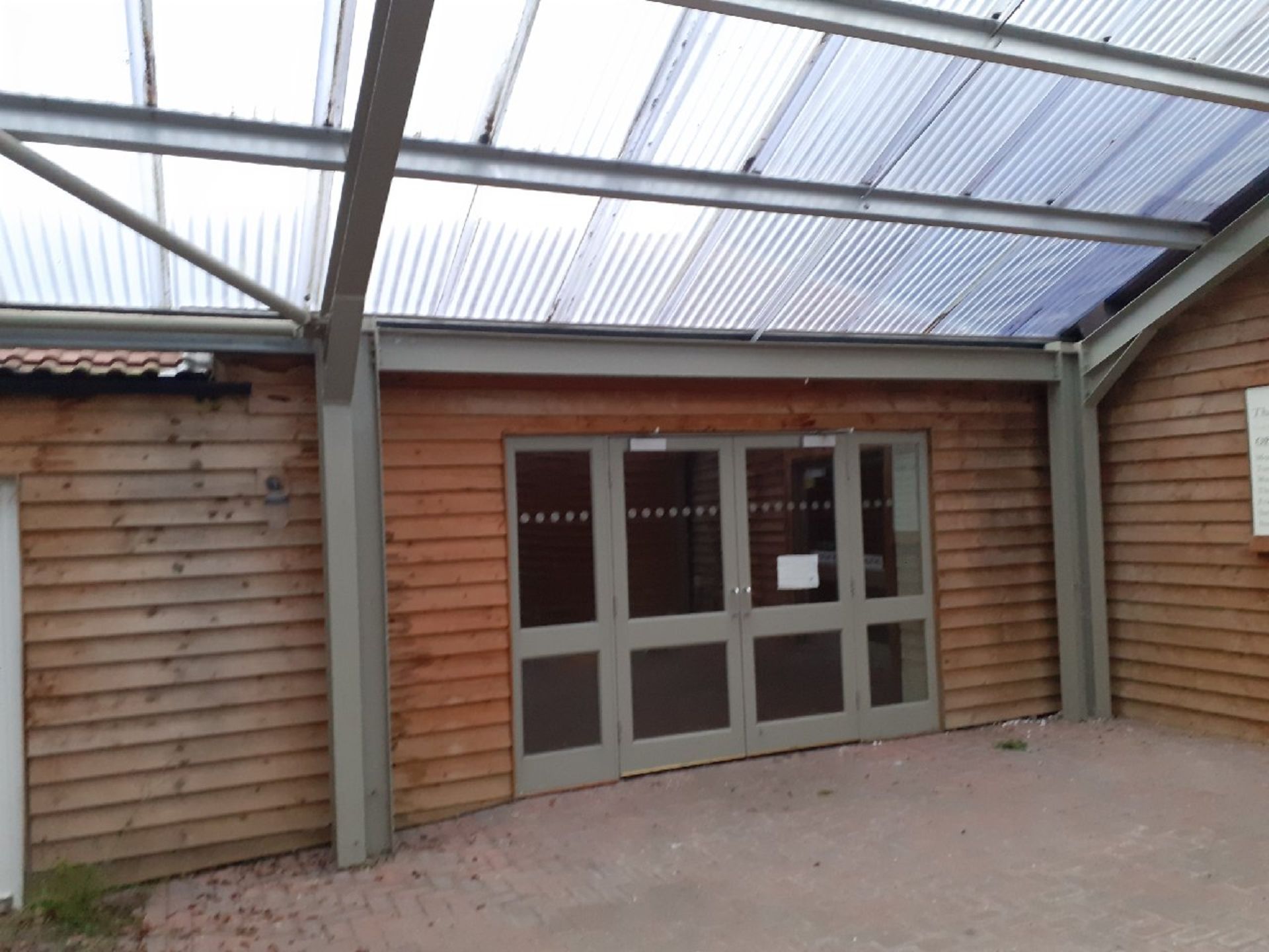 Celsa Galvanised Portal Framed Shed with Galvanised Manual Roller Shutter Door. - Image 3 of 12