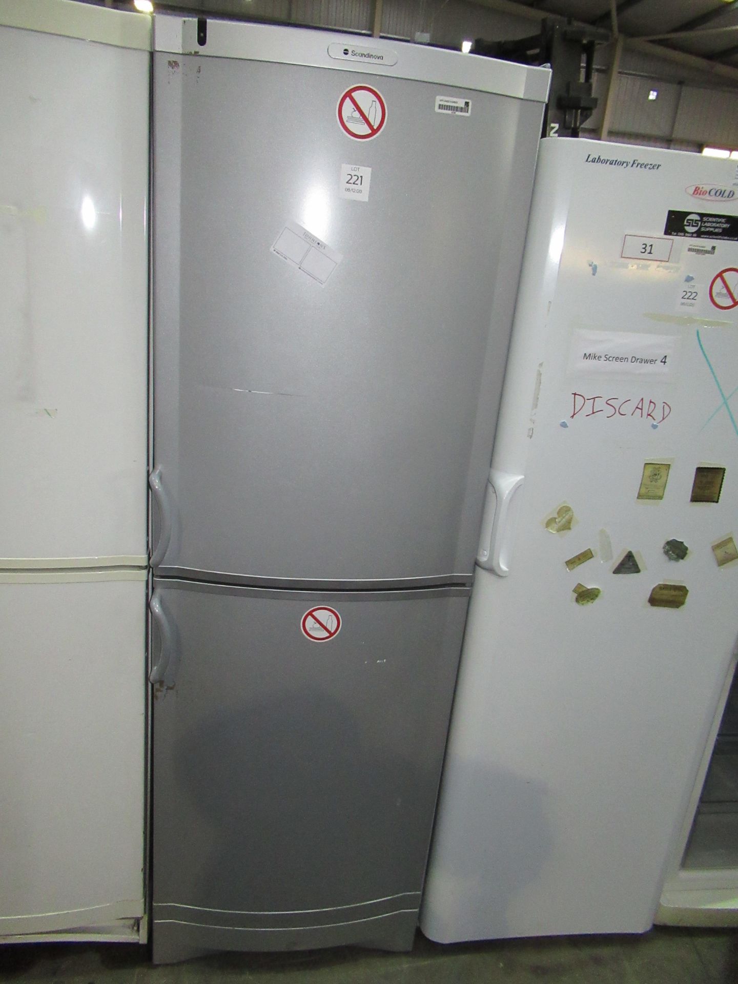 Scandinova upright fridge freezer