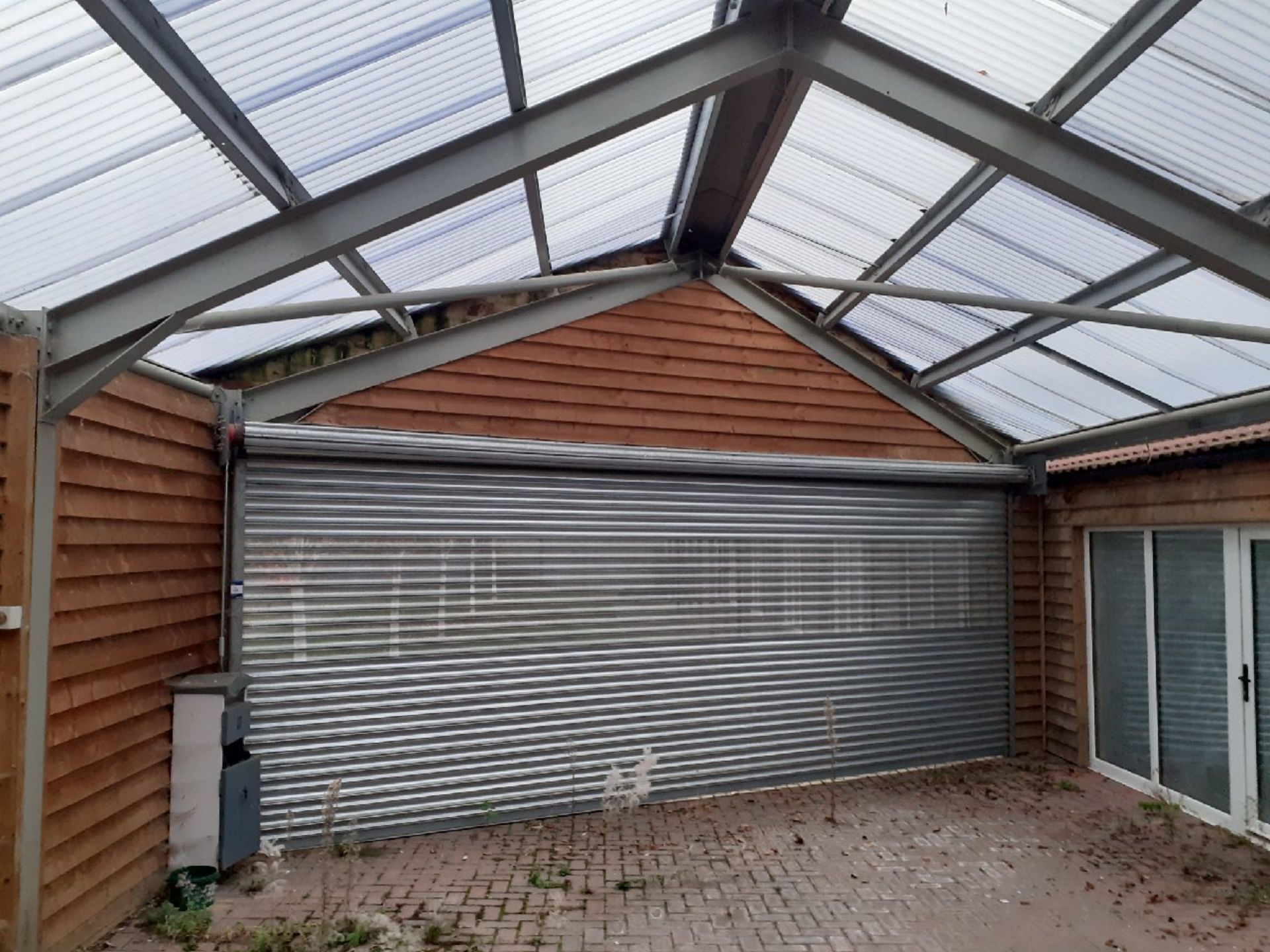 Celsa Galvanised Portal Framed Shed with Galvanised Manual Roller Shutter Door. - Image 4 of 12