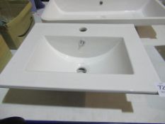 Porcelain sink/bathroom basin