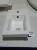 Small fibreglass sink/bathroom basin