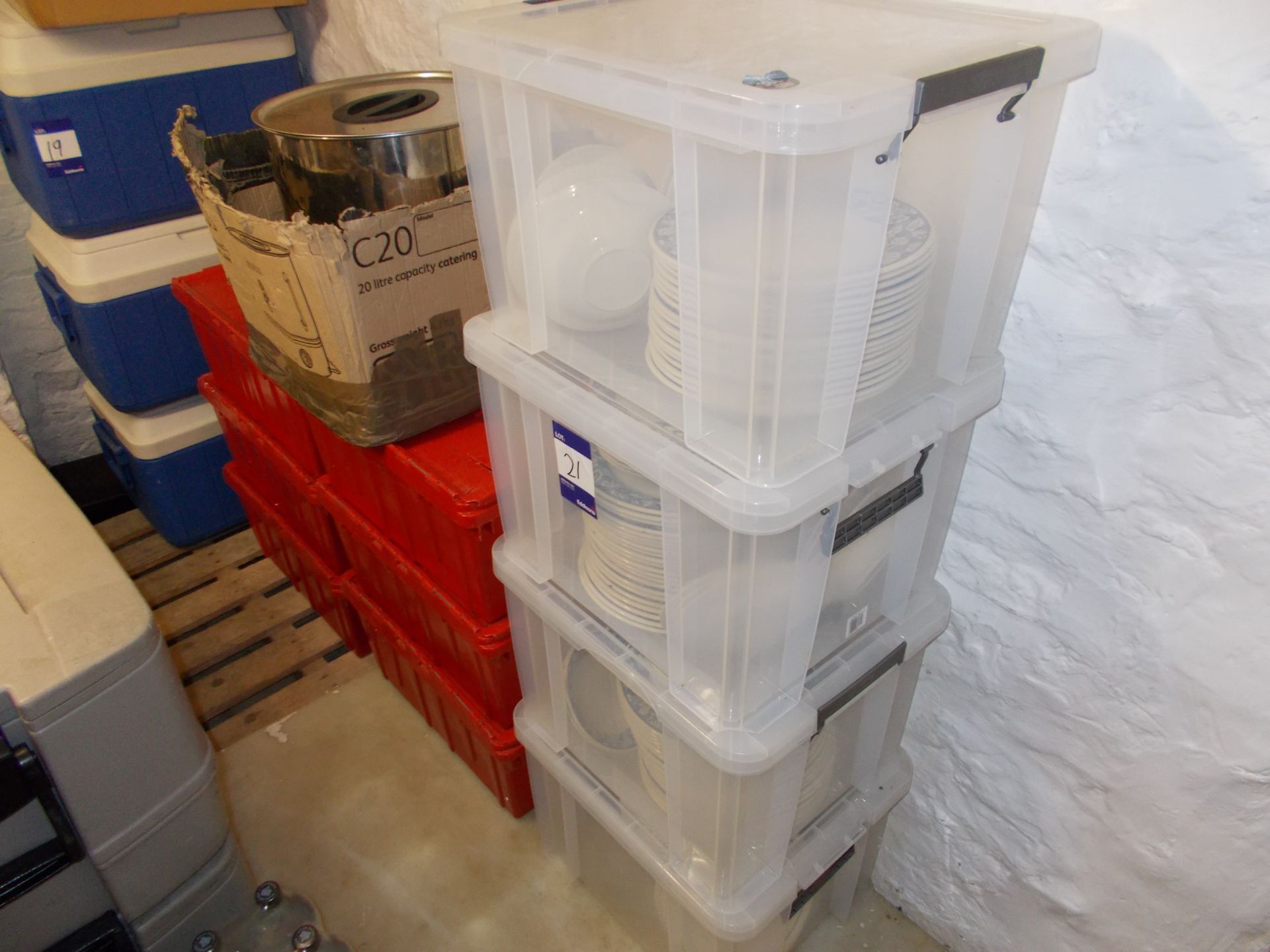 Large quantity of crockery to 10 x boxes / crates