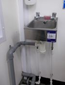 2 x Stainless steel hand basin’s. *Please note, it is the purchasers responsibility to ensure