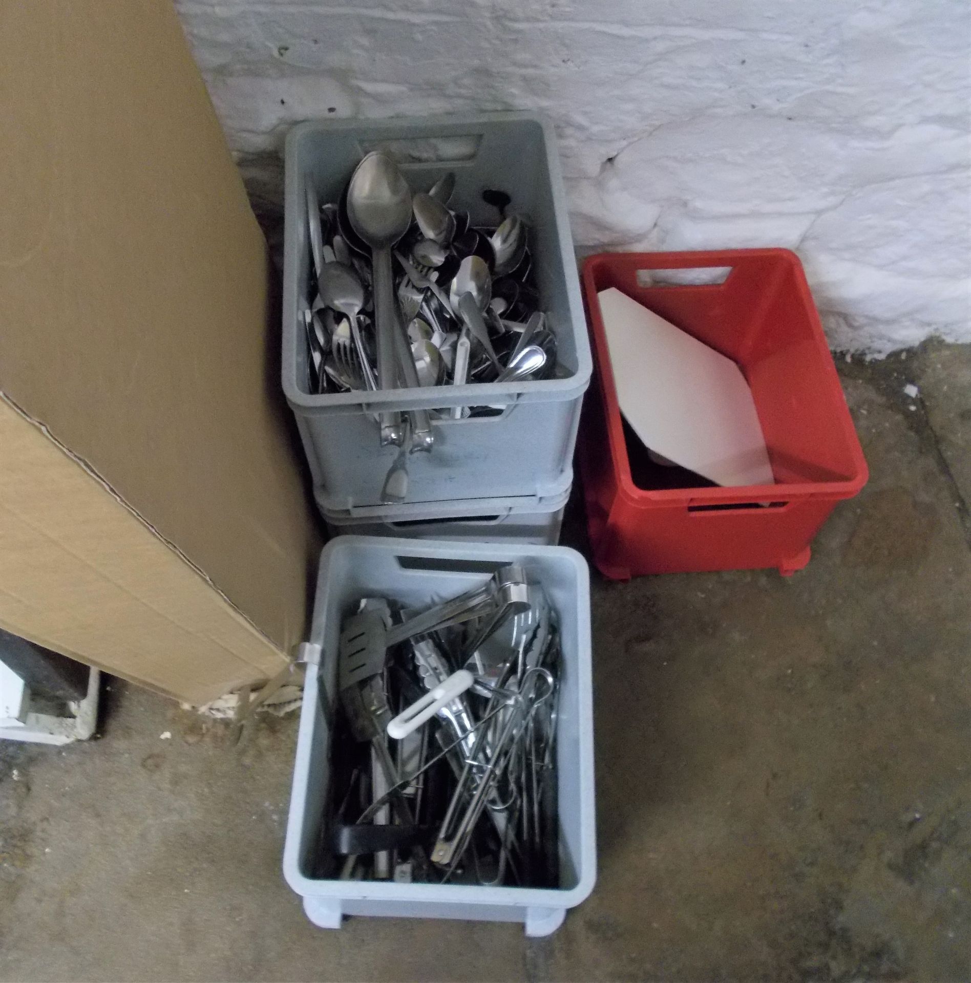 Large quantity of assorted cutlery to baskets / containers - Image 2 of 2