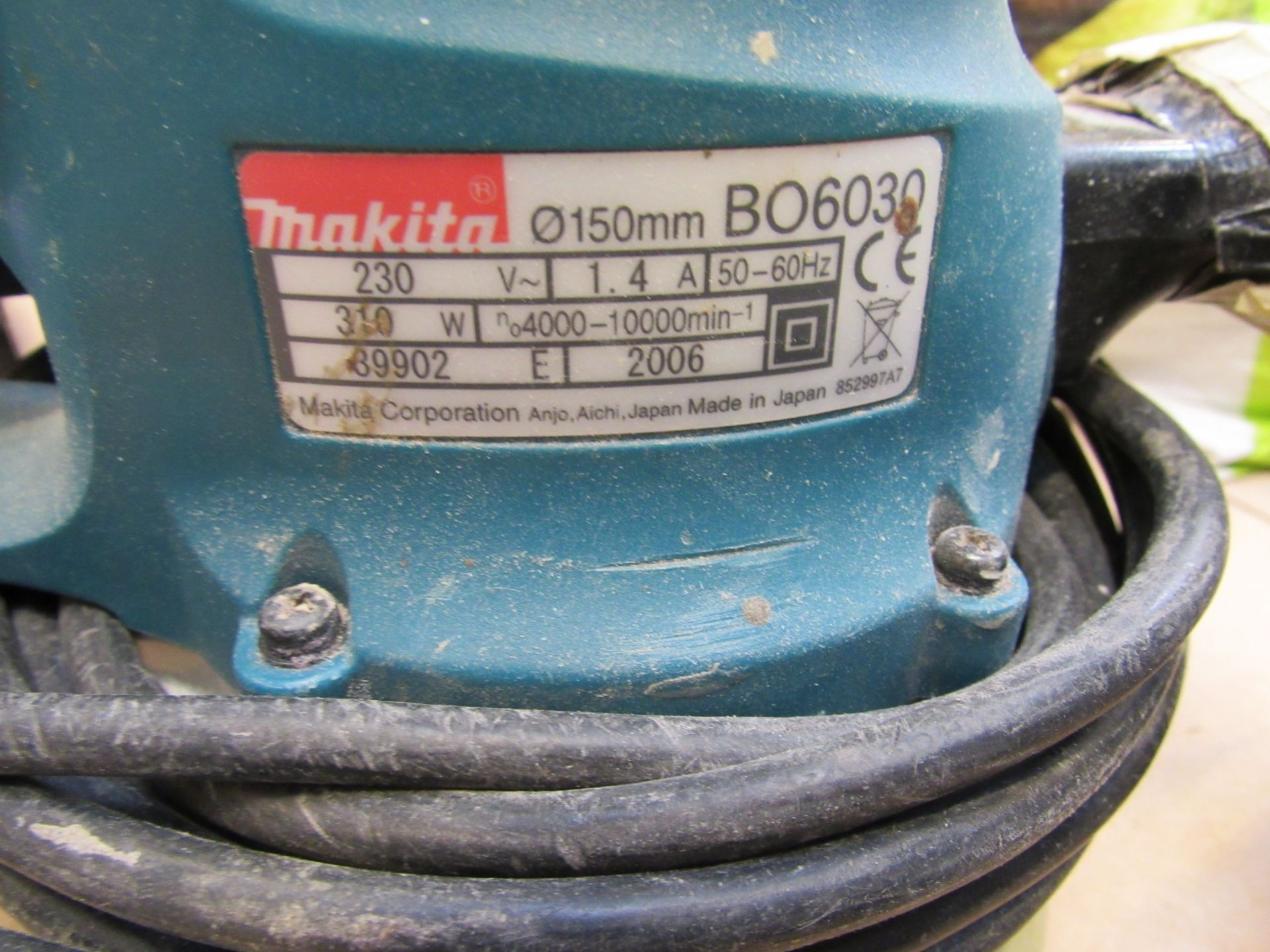 Makita BO6030, Orbital Sander 150mm, 310W, 4,000-10,000RPM, Serial Number 39902 - Image 2 of 2