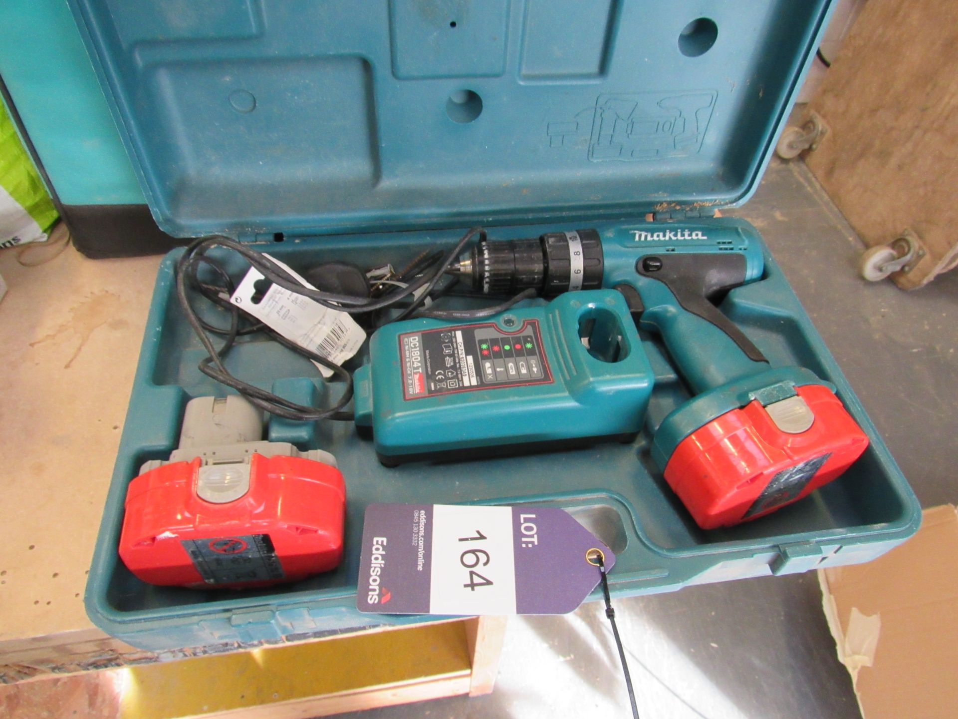 Makita 8390D 18v Cordless Drill 13mm, with 2 Batteries and Charger with case