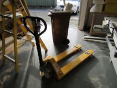 SHS Handling 2500kg Hand Pallet Truck