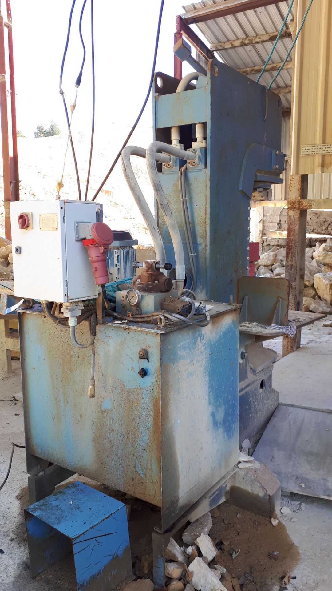 MEC C320 Stone Splitter/Guillotine machine, Serial Number P0932600712 (2012). Damaged operator - Image 3 of 20