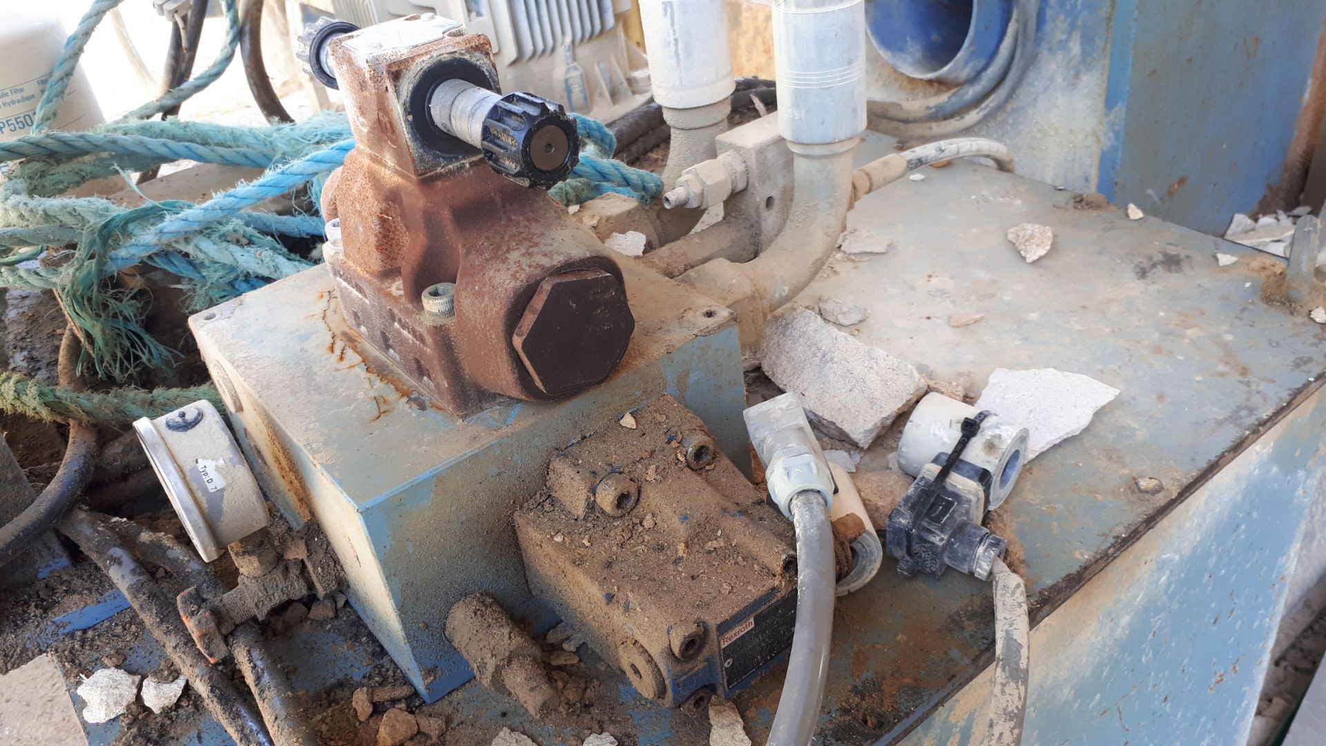 MEC C320 Stone Splitter/Guillotine machine, Serial Number P0932600712 (2012). Damaged operator - Image 8 of 20