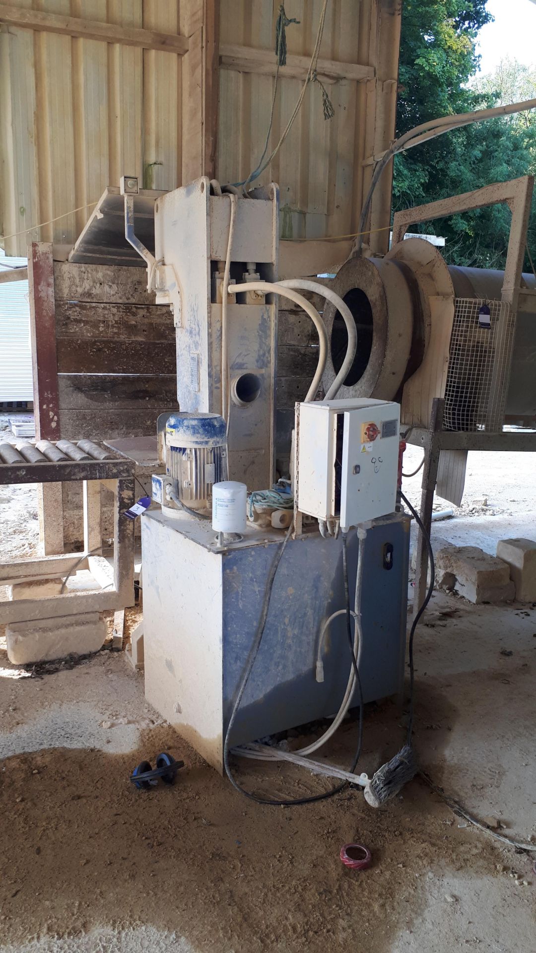 MEC C280 Stone Splitter/Guillotine Machine, Serial Number P0432501013 (2013) with steel roler - Image 4 of 20