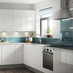 Circa 5,799 items of Brand-New Marletti Gloss White Range & Sandford Range Kitchen Goods