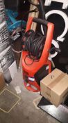 Black & Decker PW19OOSPB Pressure Washer with Hose Reel