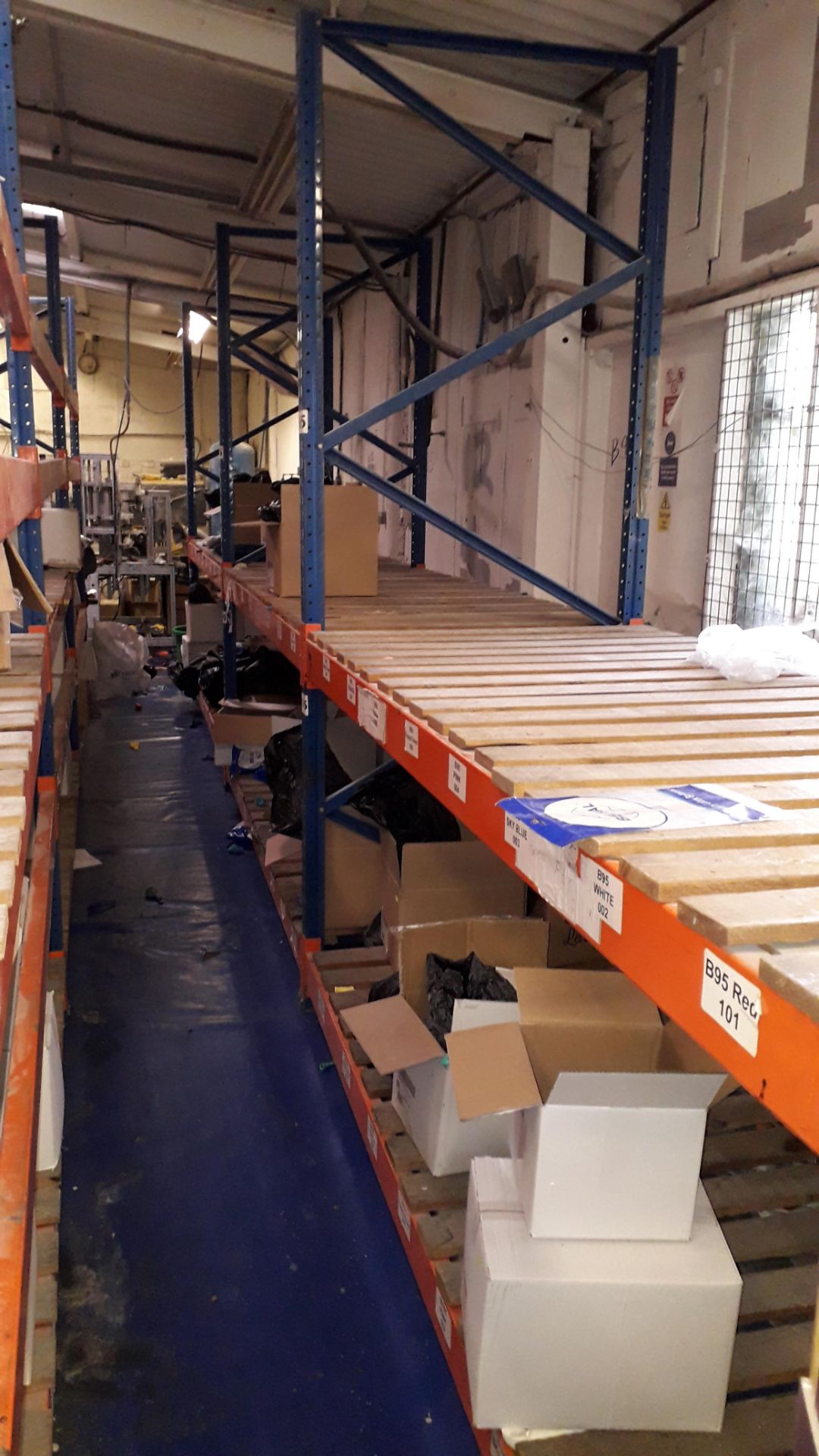 6 x Bays Orange & Blue Steel Boltless Pallet Racking 300cm (H) x 280cm(W) x 110cm (D) – Excludes - Image 4 of 5