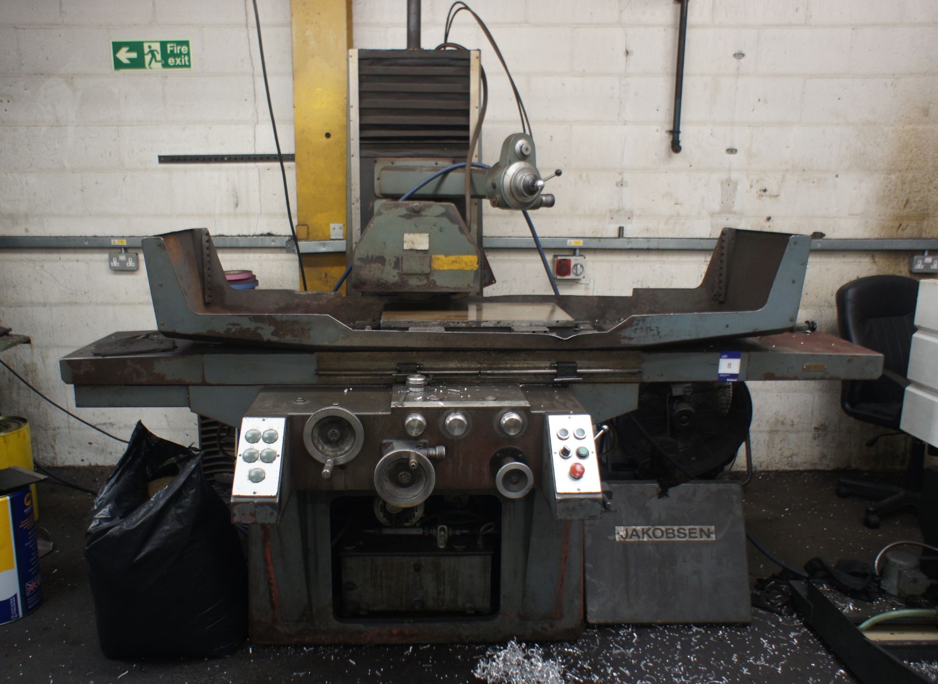 Jakobsen Surface Grinder with magnetic chuck/bed 6