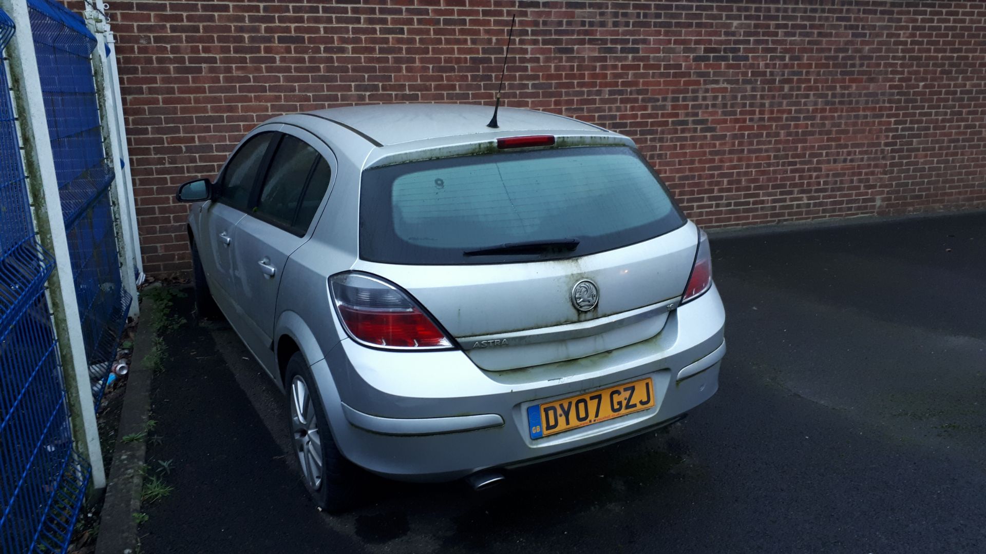 Vauxhall Astra 1.6 SXI, DY07 GZJ, Last known mileage 104,242 miles in September 2019, V5, possible n - Image 3 of 5