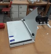 Primo Manual Guillotine