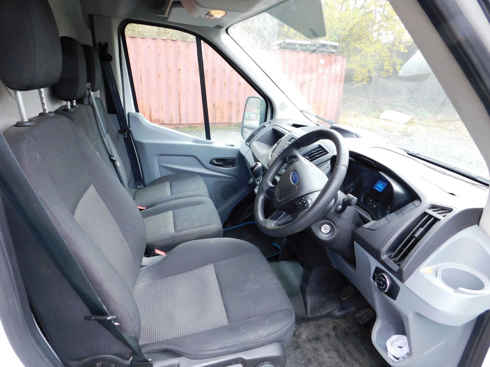 Ford Transit 350 2.2TDCI 125ps RWB MWB High Roof V - Image 6 of 7