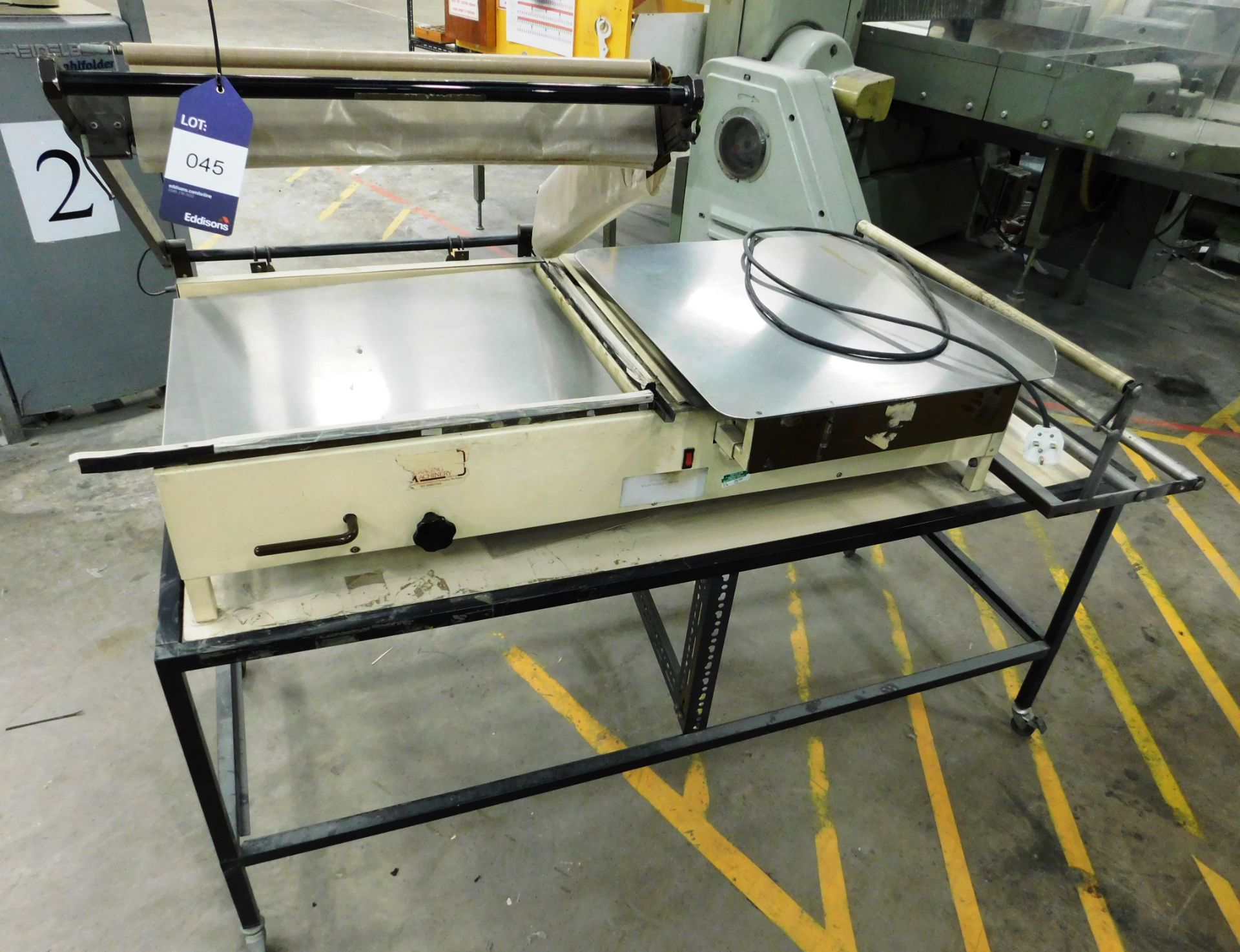 L-Sealer with Mobile Table