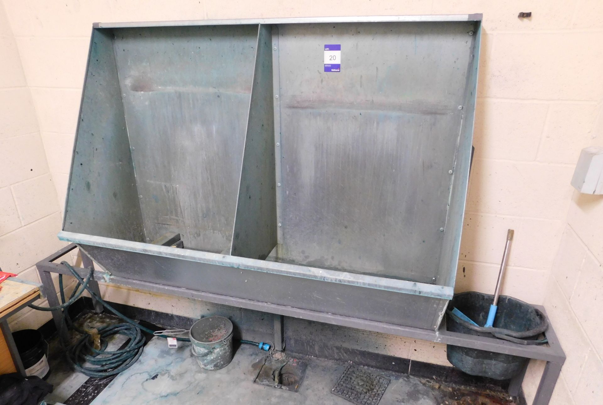 Galvanised Screen Print Washout booth