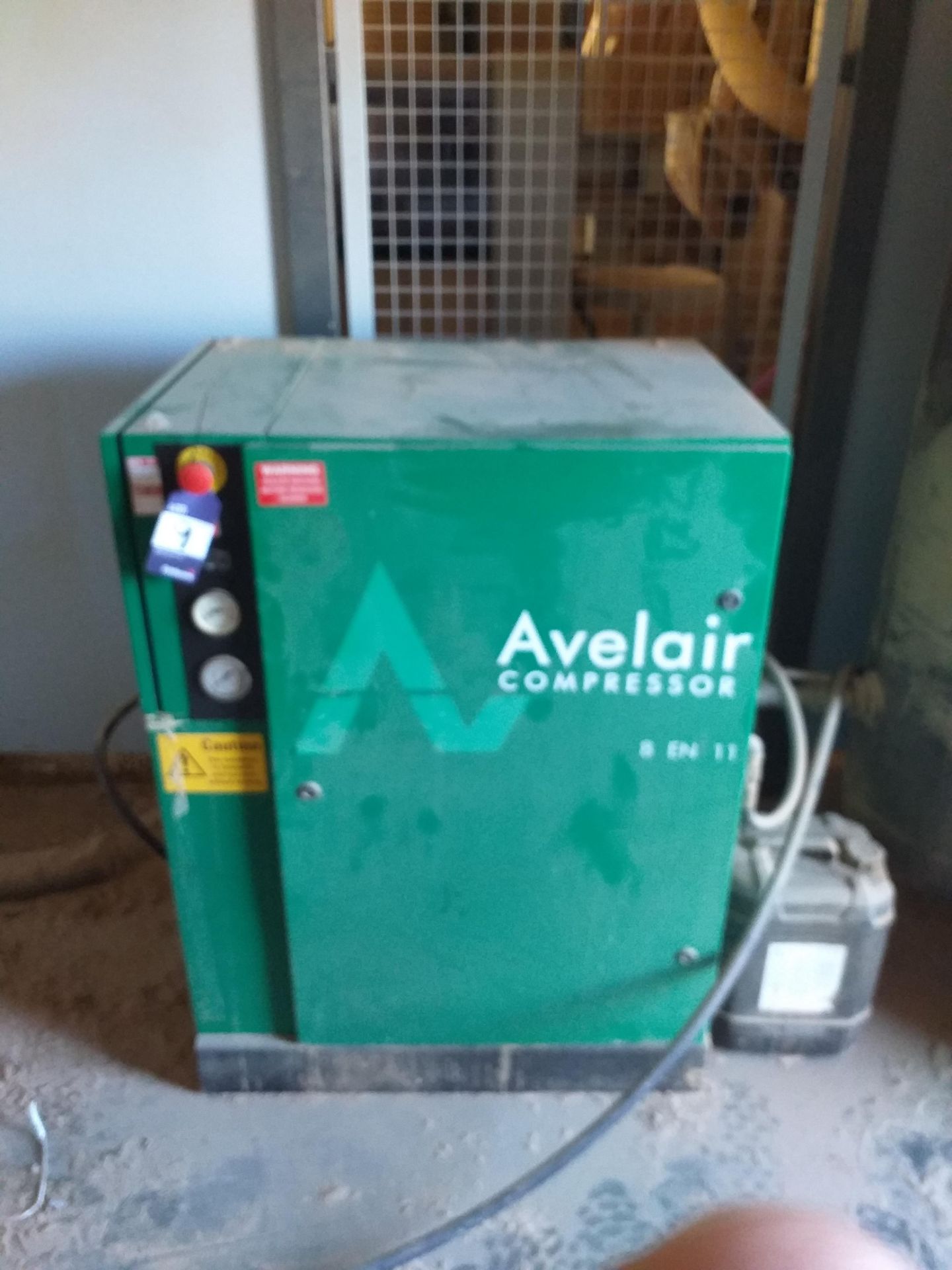 Avelair 8 EN H Compressor in Acoustic Cabinet with a Verticle Receiver & Avelair Dryer