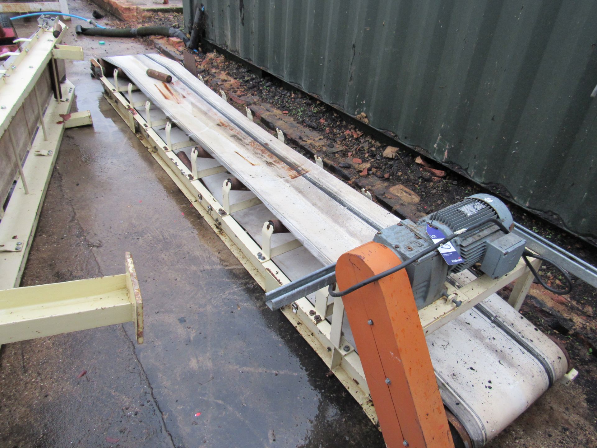 V Shaped Conveyor 450 x 4100mm incomplete, some ro