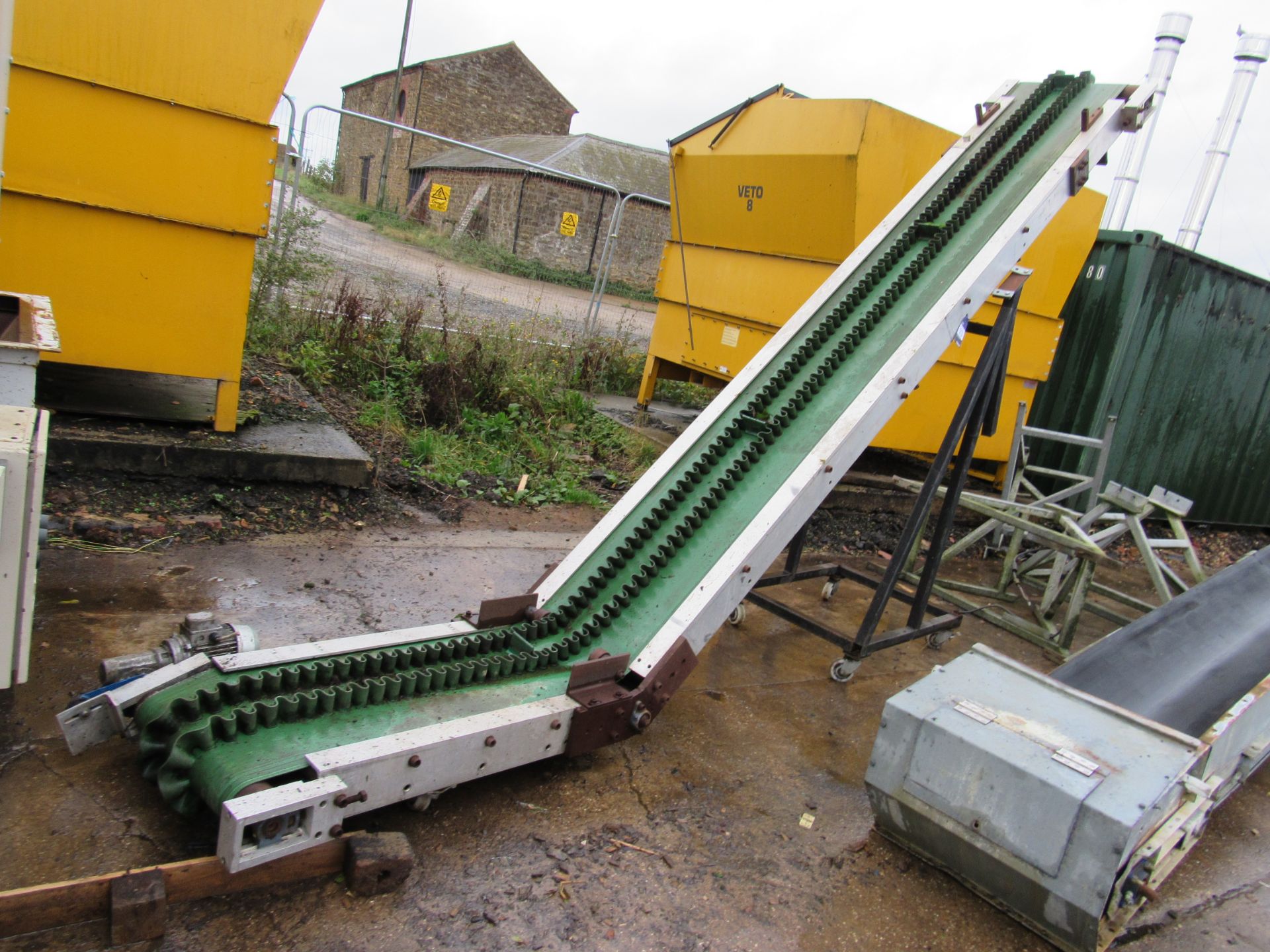 Inclined Belt Conveyor 2.8m lift, 450mm Wide, Mobi