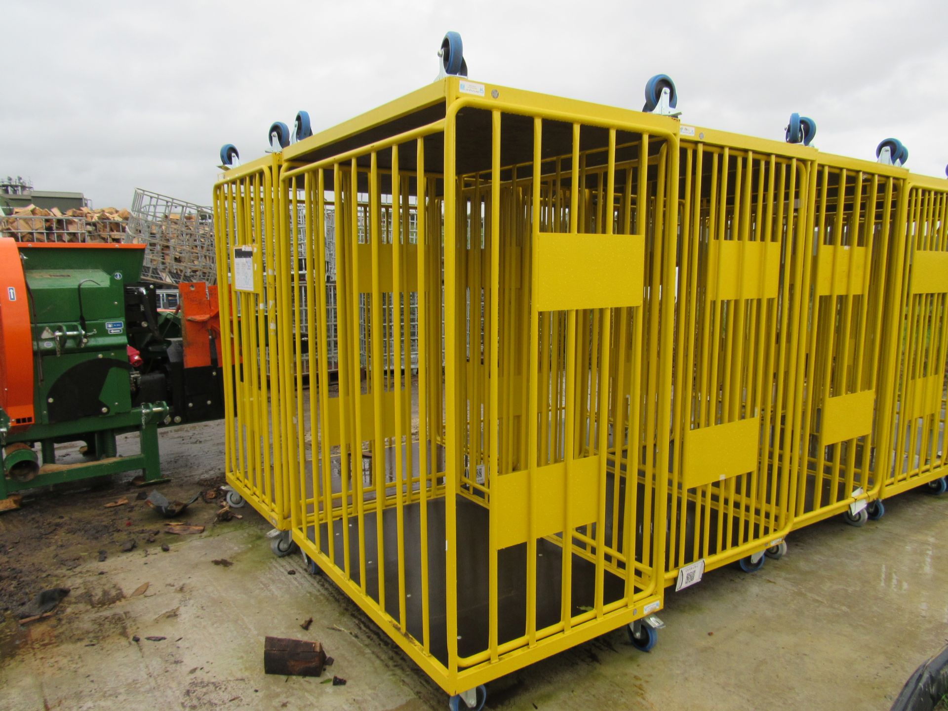 5 Steel Cages, Yellow 100x1400x1850mm - Image 2 of 2