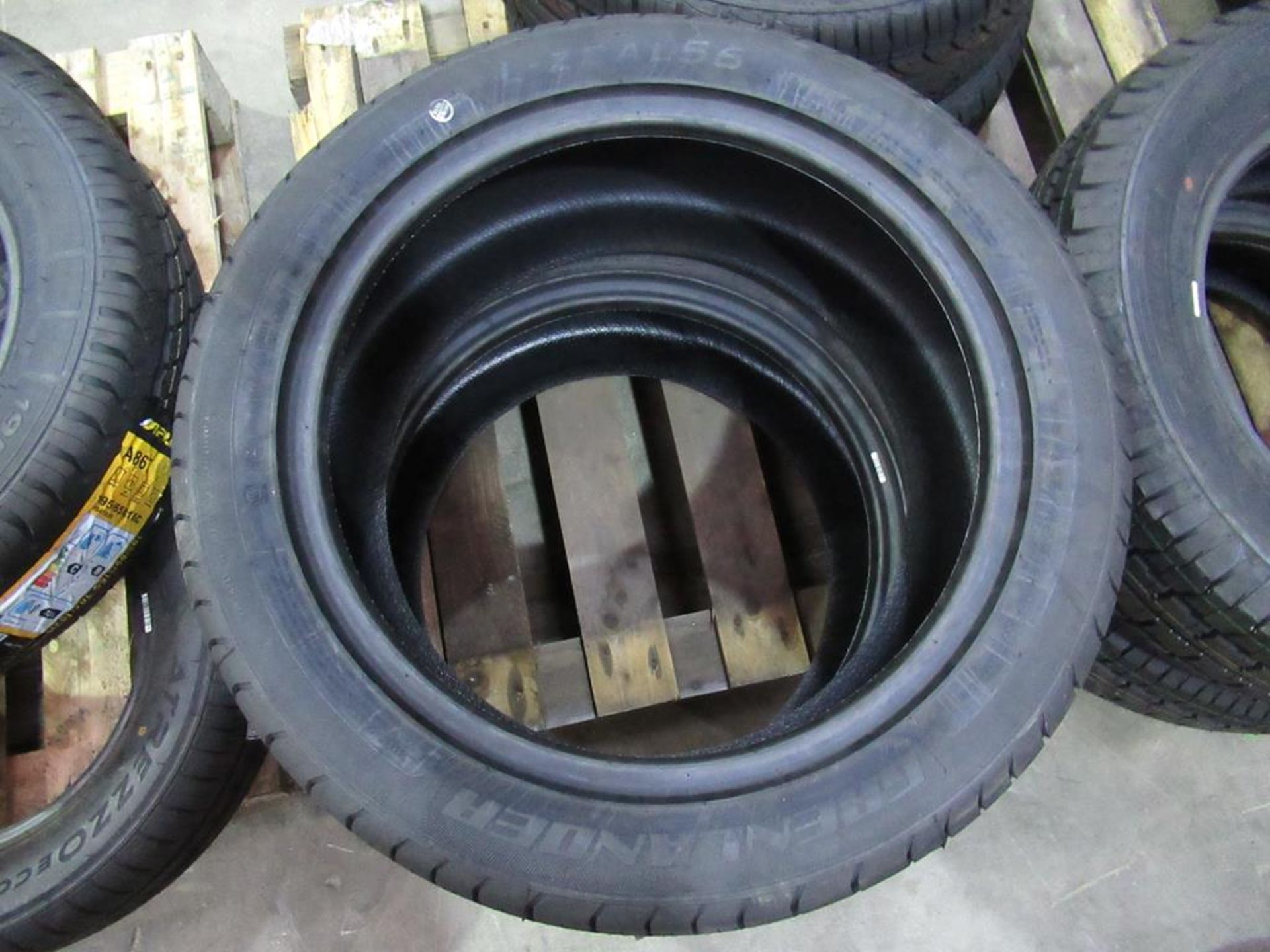 2 unused Grenlander L-zeal56 245/45R18 100W XL tyres - Image 2 of 3