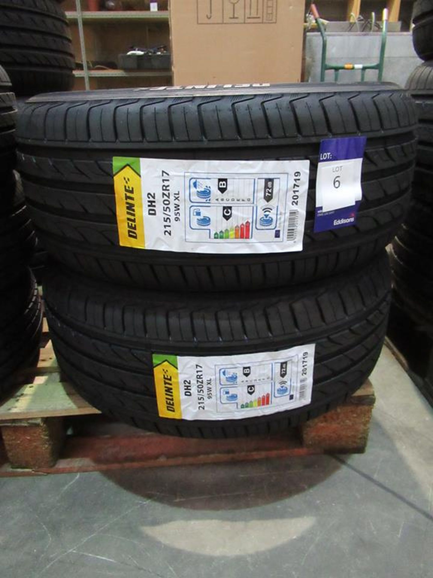 2 unused Delinte DH2 215/50ZR17 95W XL tyres