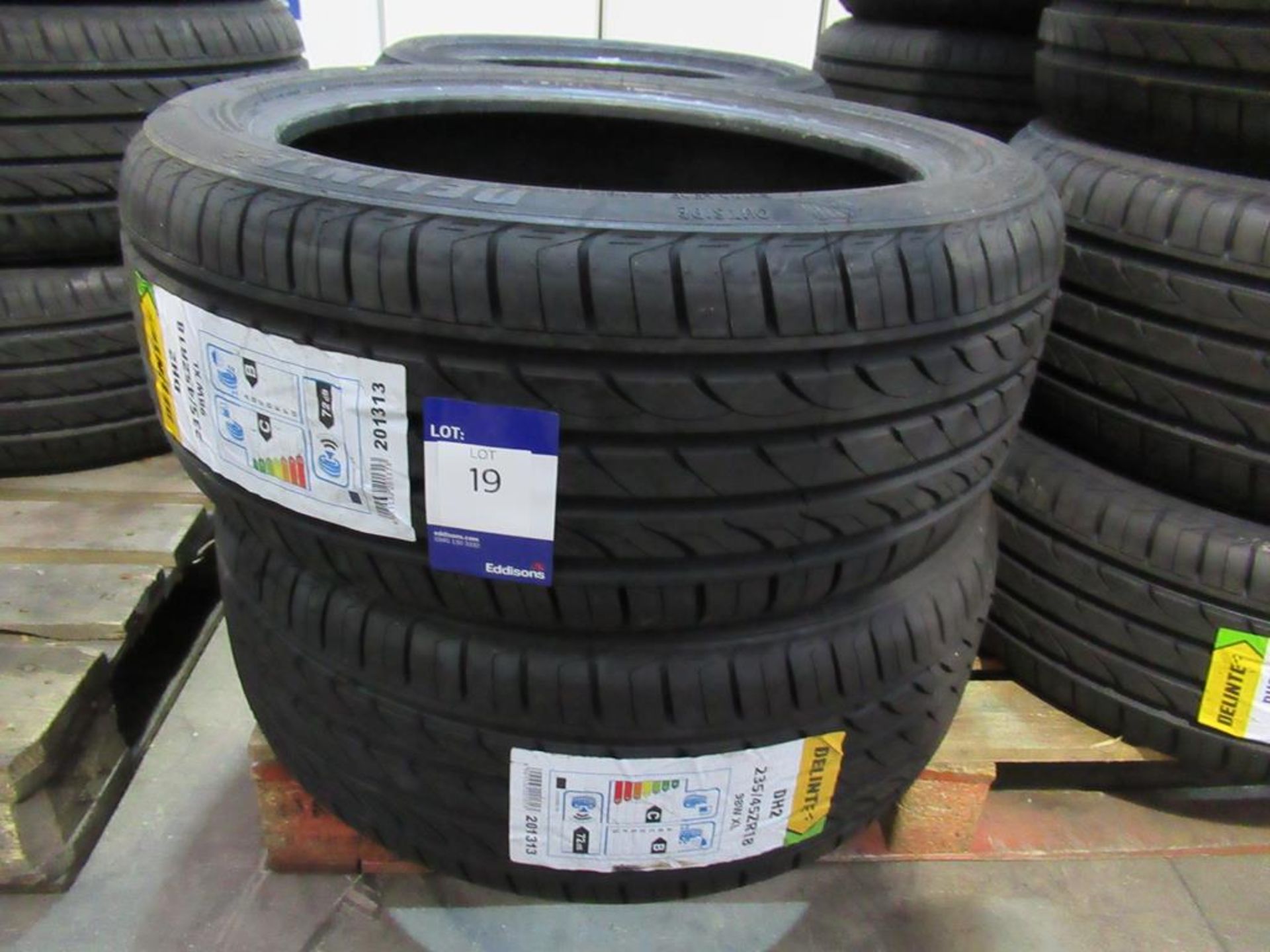 2 unused Delinte DH2 235/45ZR18 98W XL tyres