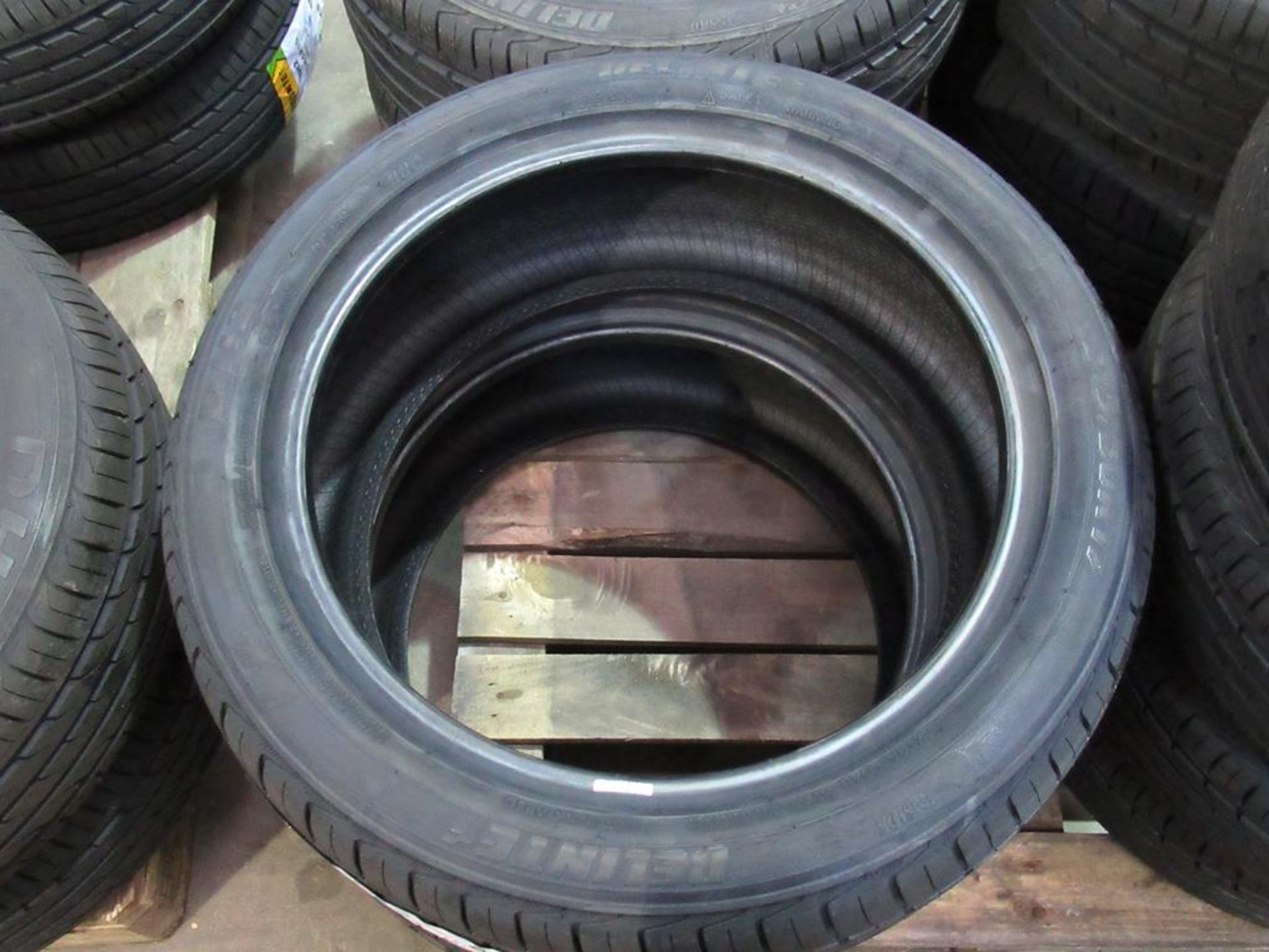 2 unused Delinte DH2 215/50ZR17 95W XL tyres - Image 2 of 3