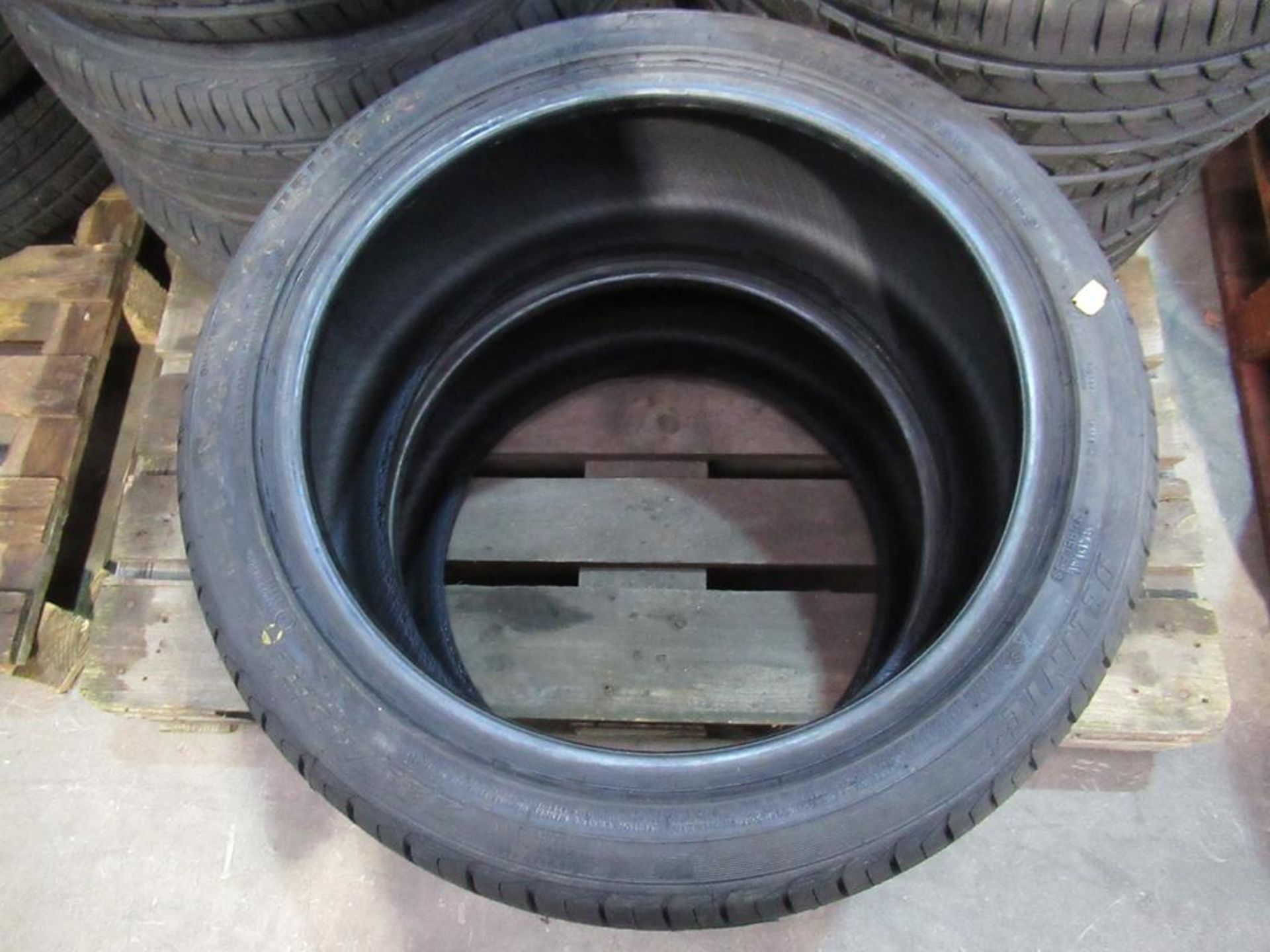 2 unused Delinte DH2 225/45ZR18 95W XL tyres - Image 2 of 3