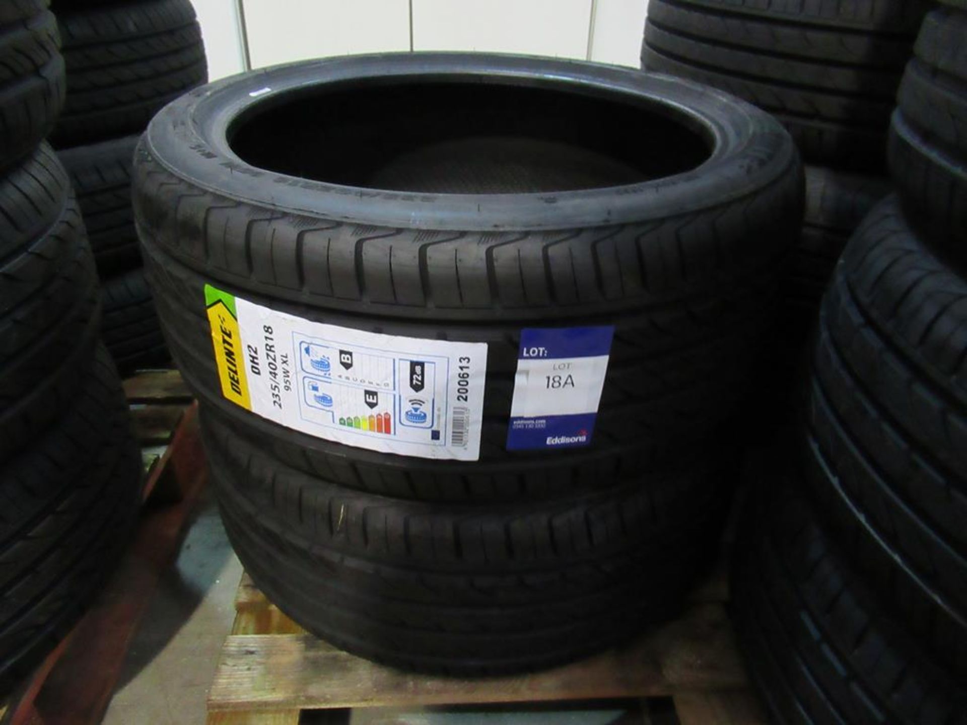 2 unused Delinte DH2 235/40ZR18 95W XL tyres