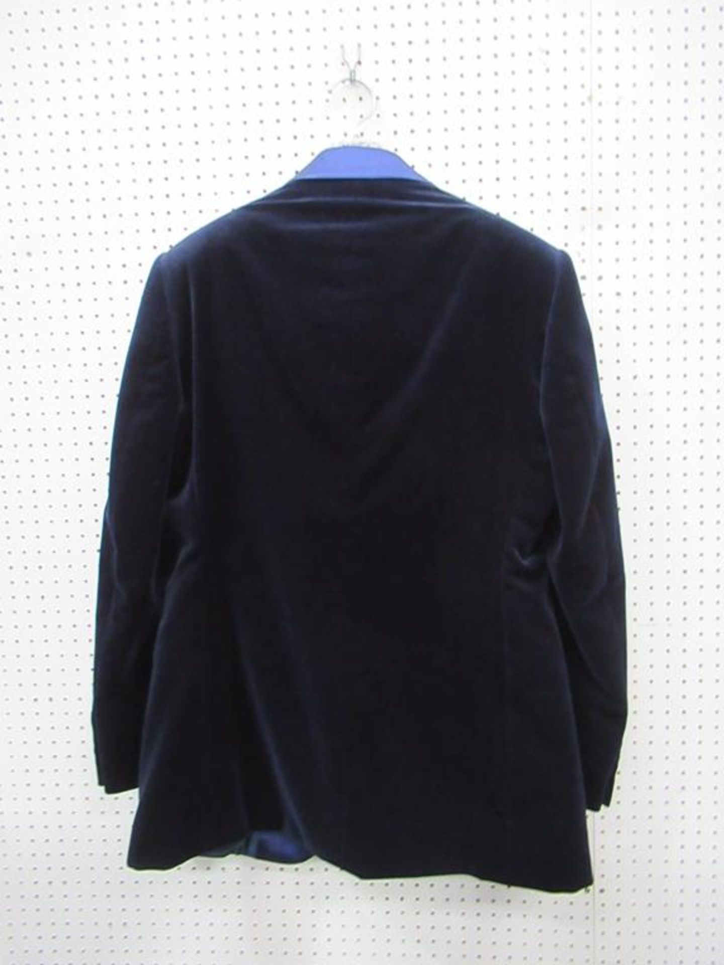 Mens silk lapel velvet Dinner Jacket - Image 2 of 2