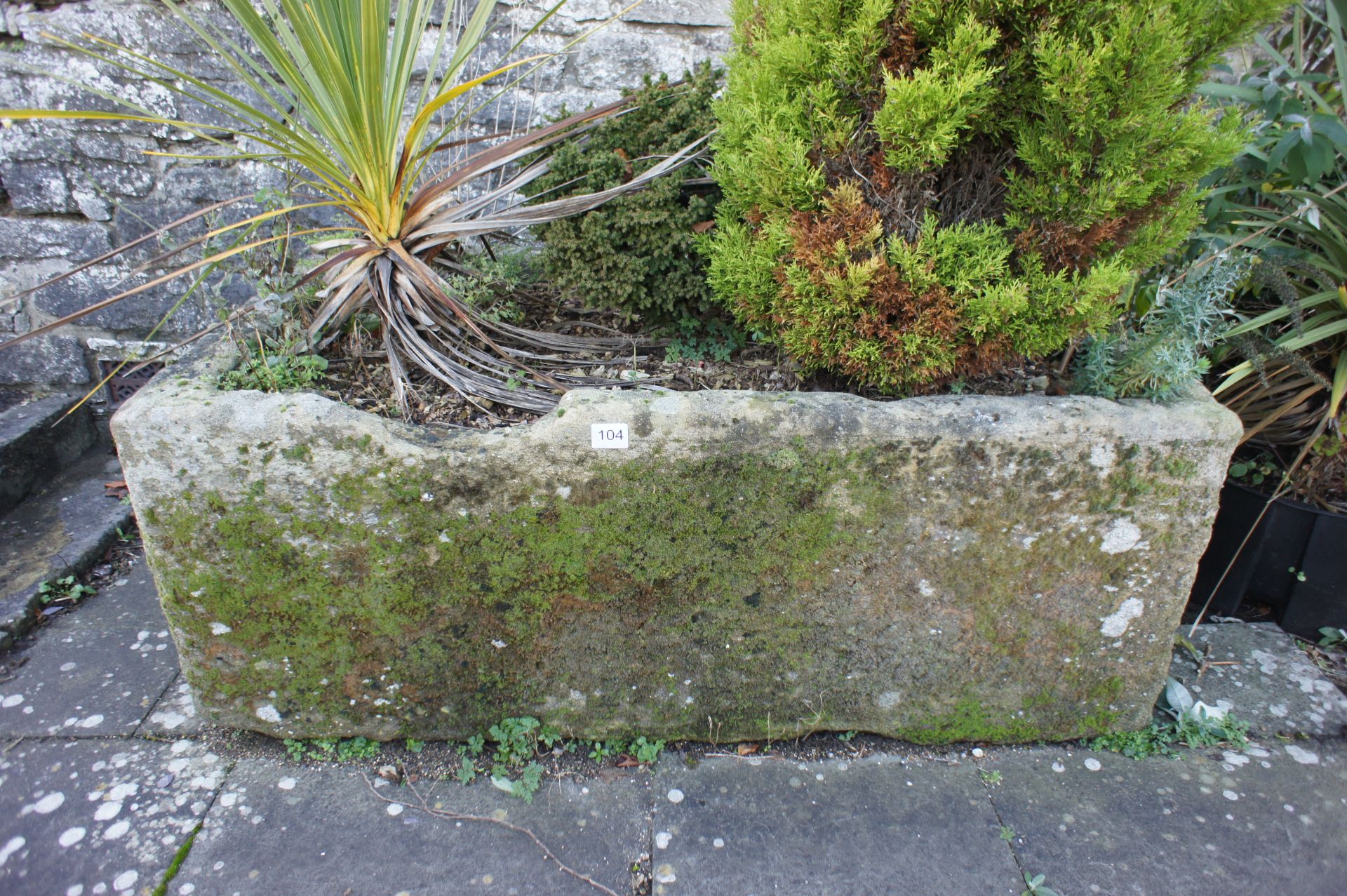 Stone trough planter - Image 2 of 3