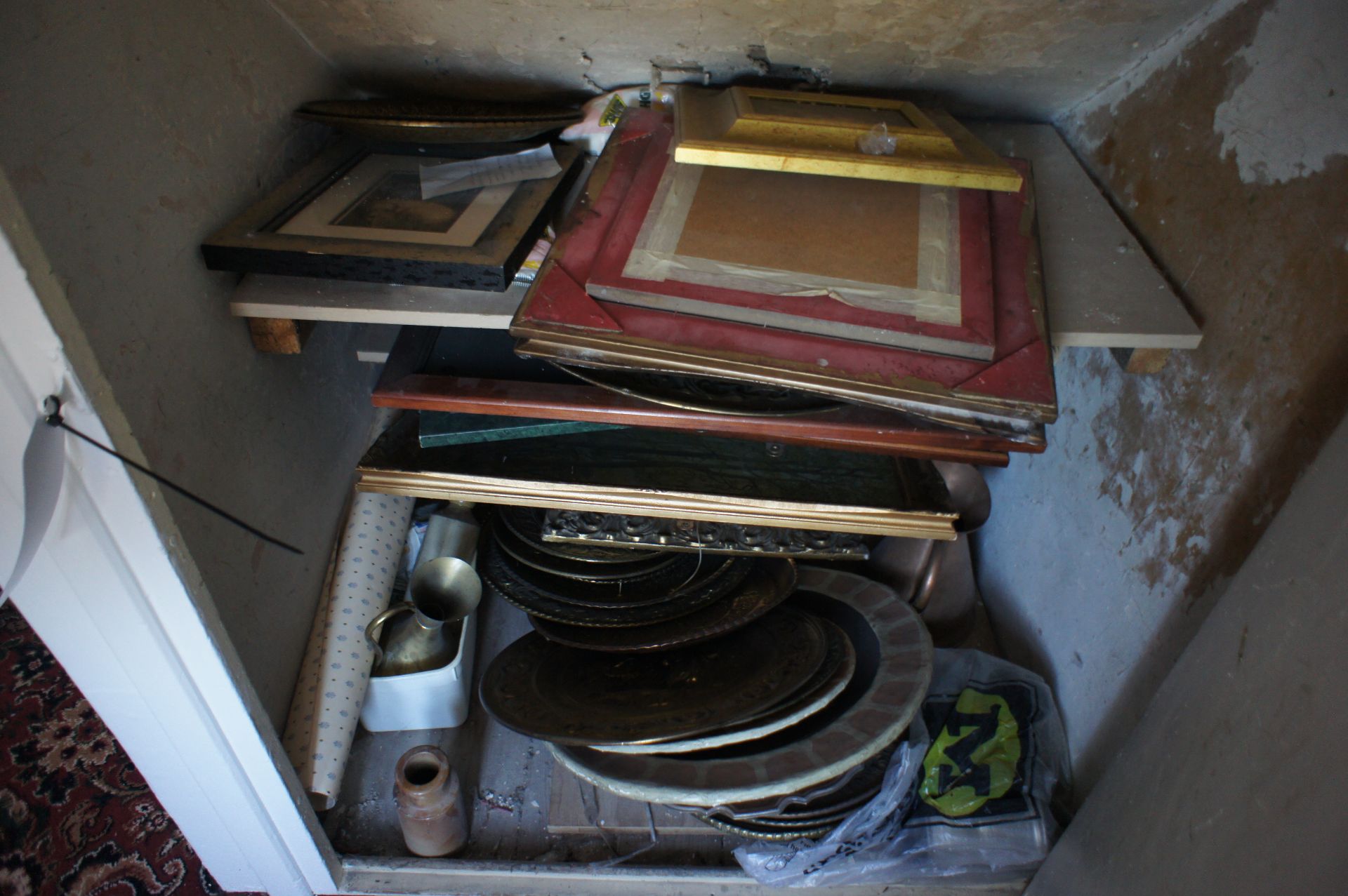 Loose contents of cupboard including Brass plates - Image 3 of 3