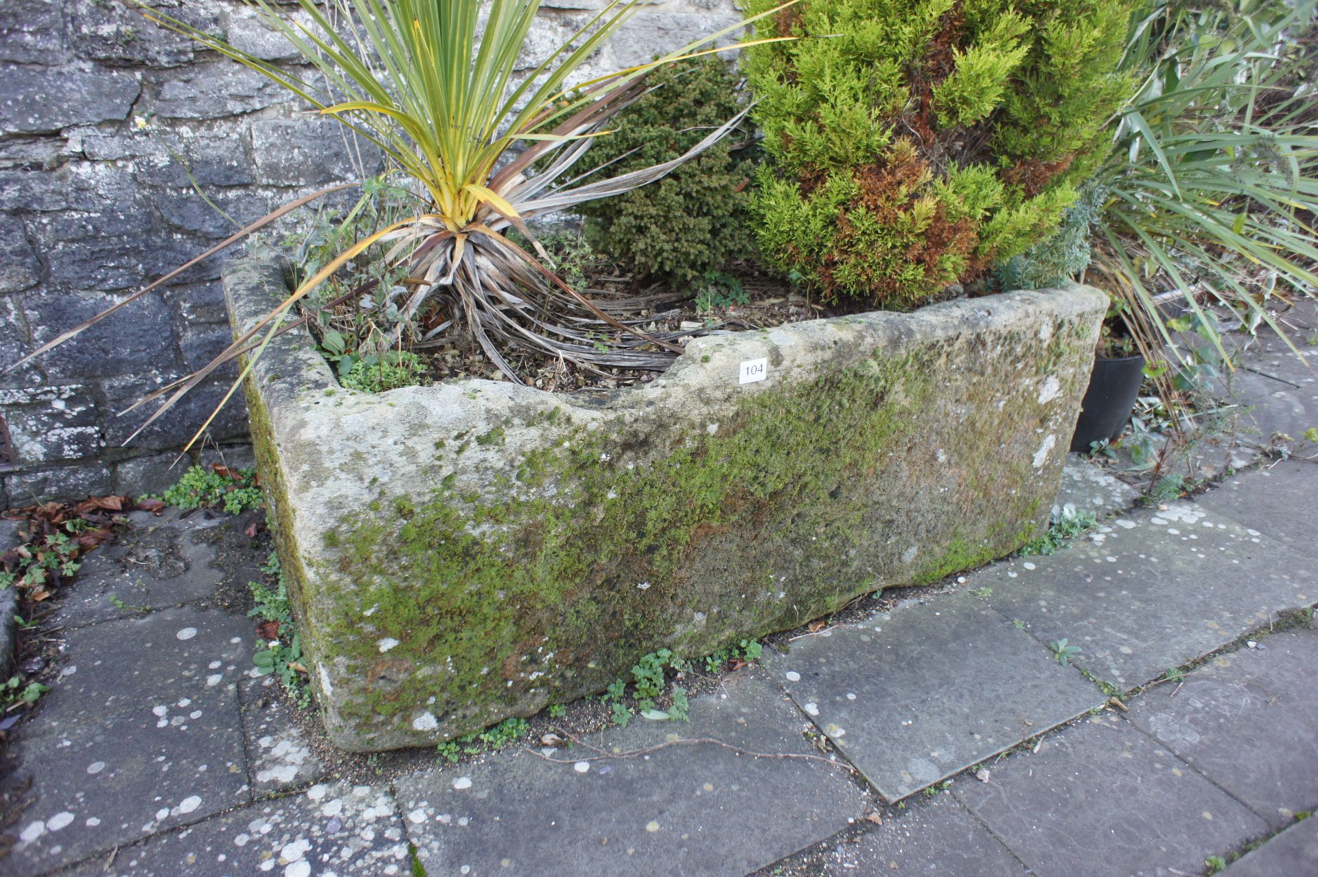 Stone trough planter - Image 3 of 3