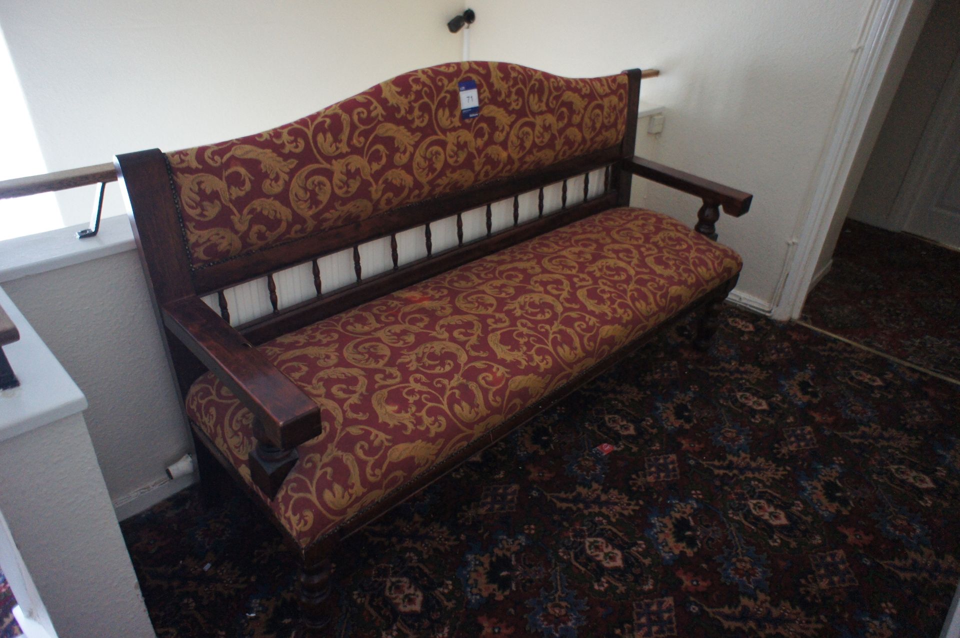 Oak effect upholstered bench seating, 1800mm