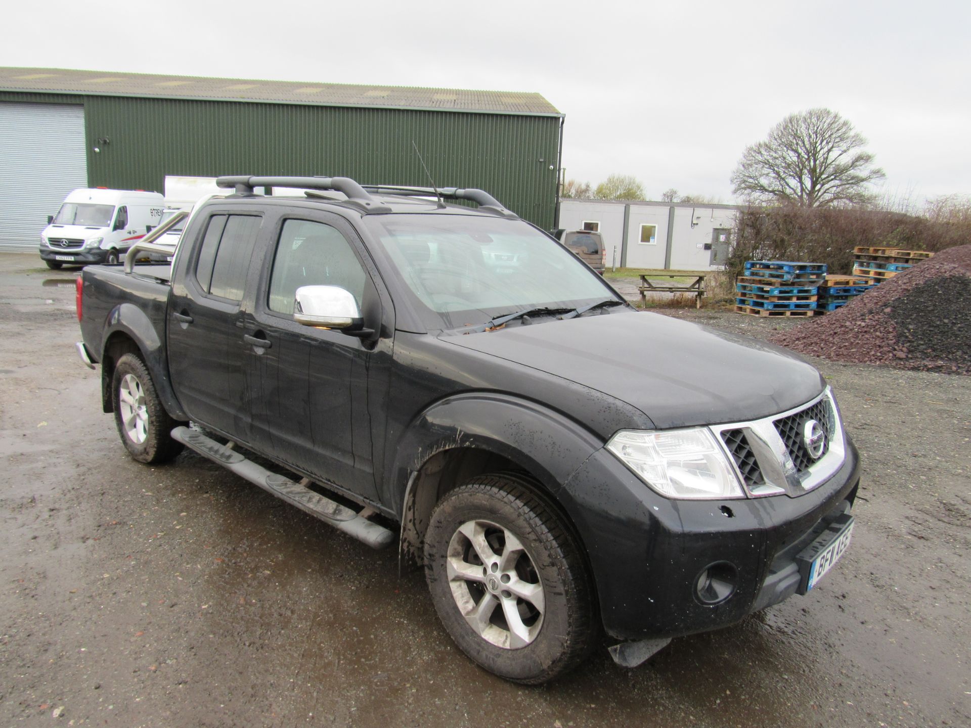 Nissan Navara Tekna 2.5DCI 4WD Auto Double Cab Pick Up, registration BF11 AEE, first registered 25 - Image 13 of 22