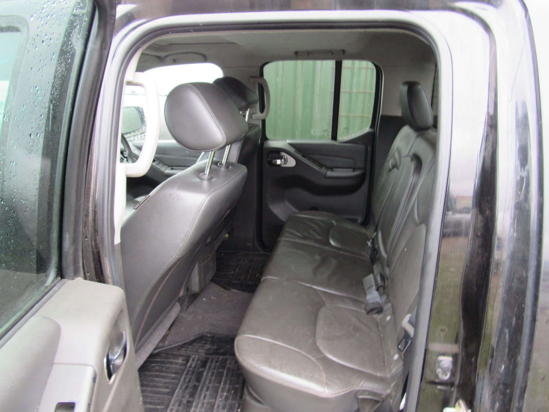 Nissan Navara Tekna 2.5DCI 4WD Auto Double Cab Pick Up, registration BF11 AEE, first registered 25 - Image 20 of 22