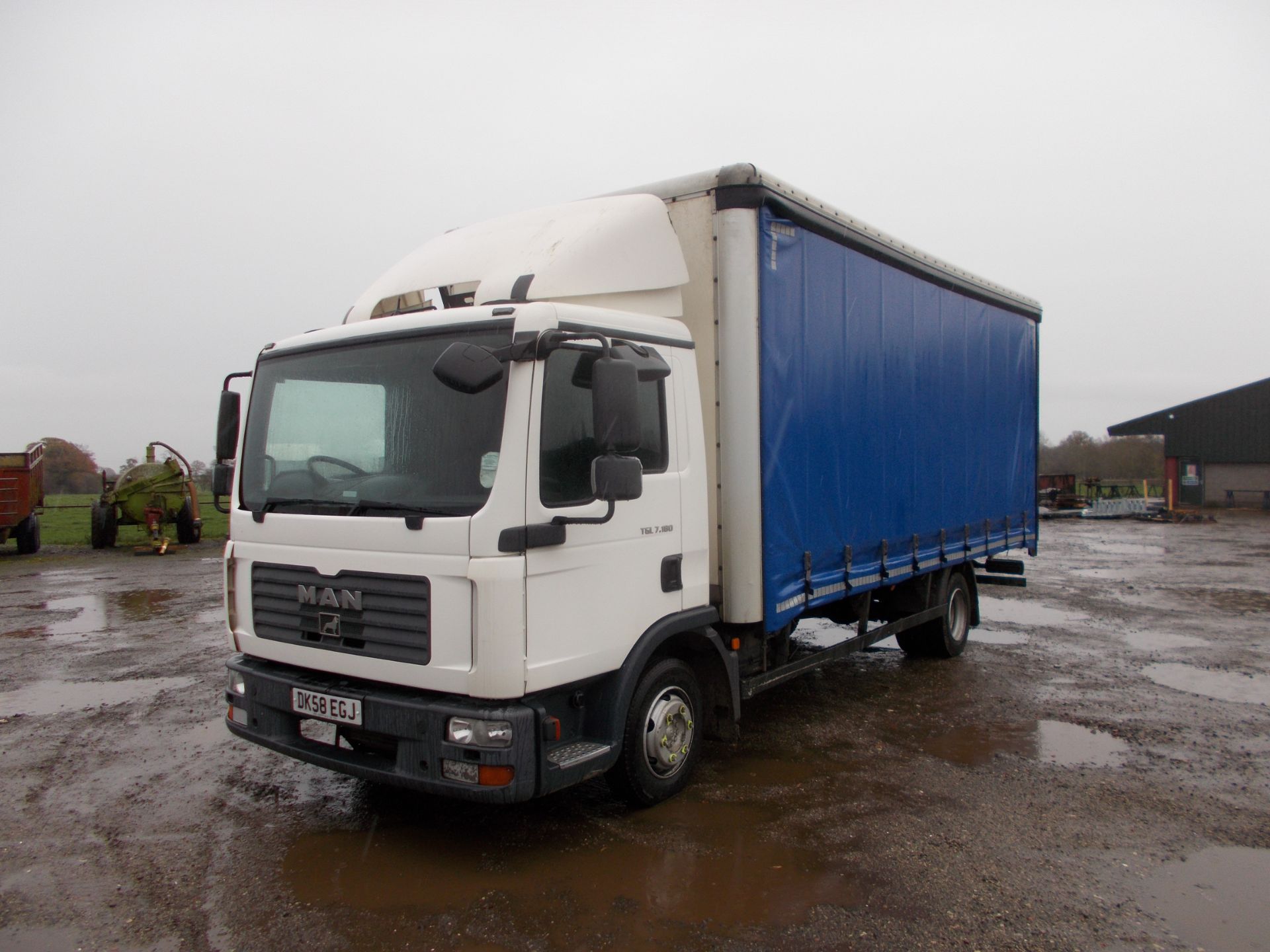 Man 7.5t TGL 7.180 Curtain Sider, registration DK58 EGJ, odometer reading 399,770 km, MOT until 30.